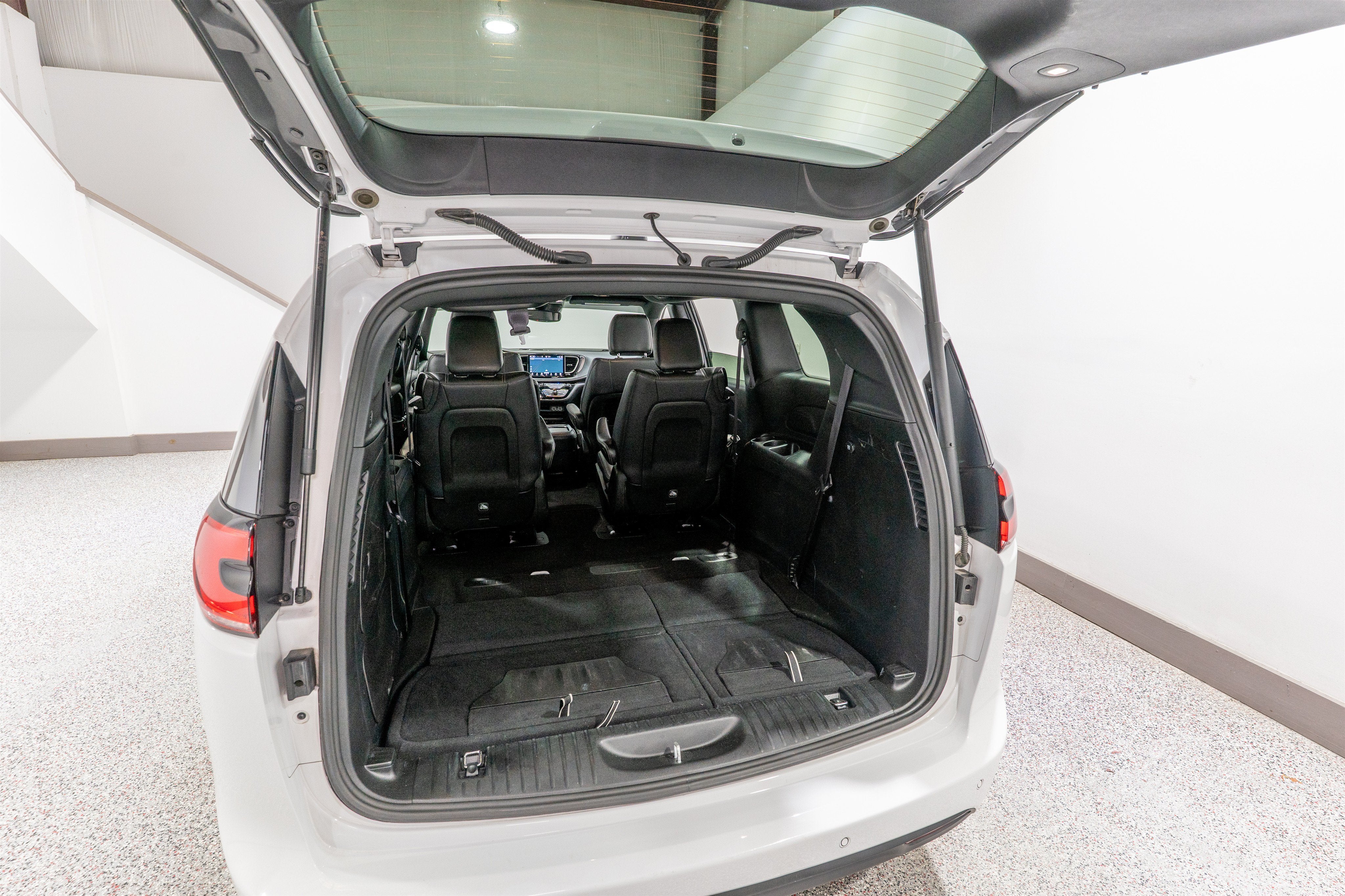 2024 Chrysler Pacifica Hybrid S Appearance Pkg
