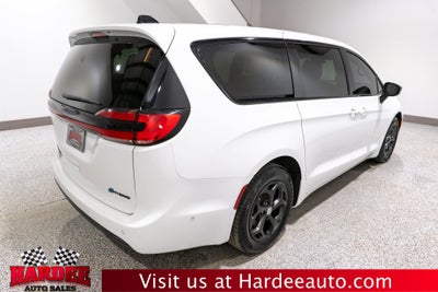 2024 Chrysler Pacifica Hybrid S Appearance Pkg