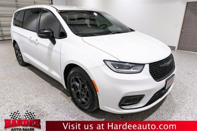 2024 Chrysler Pacifica Hybrid S Appearance Pkg
