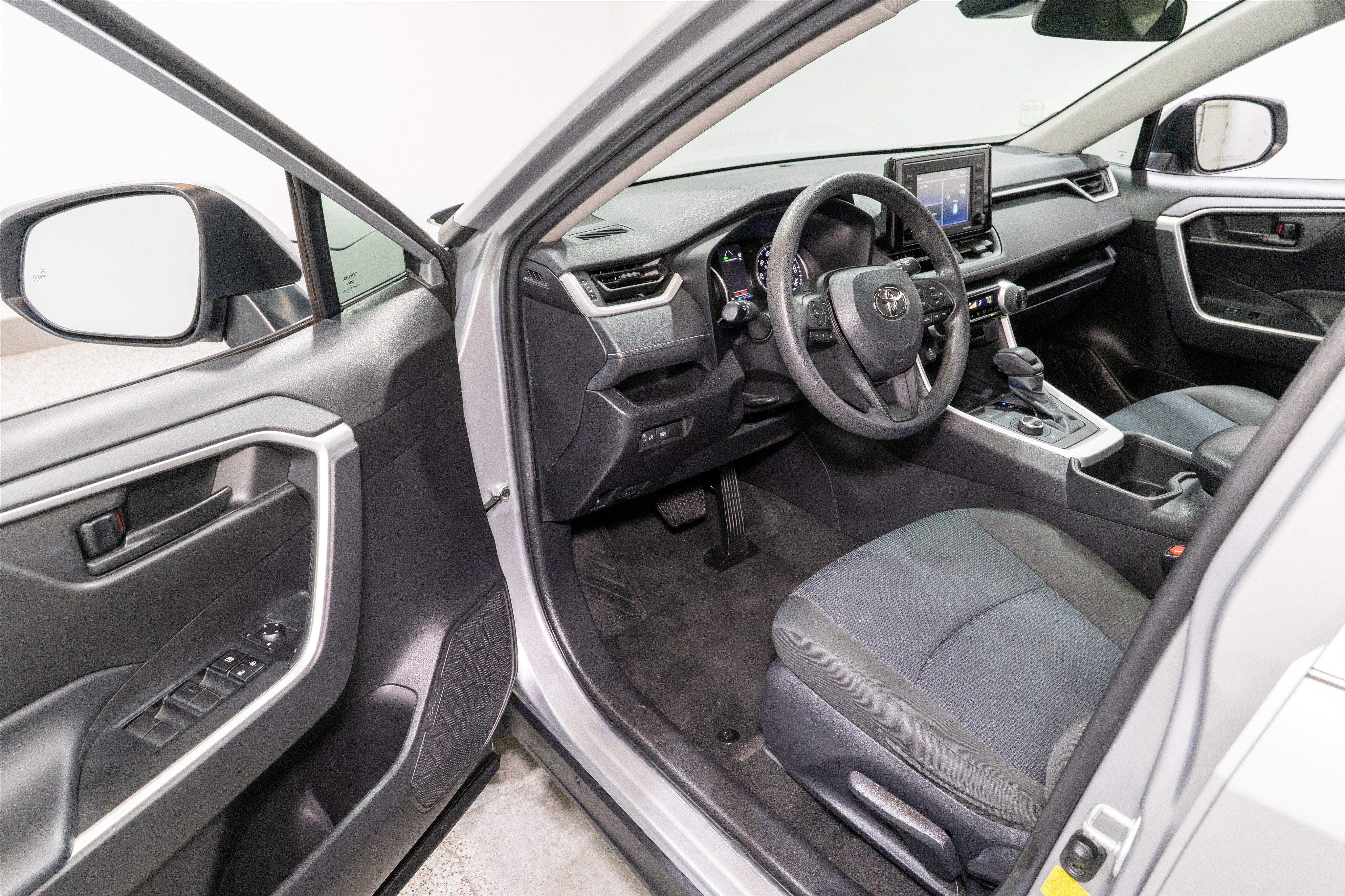 2022 Toyota RAV4 Hybrid LE