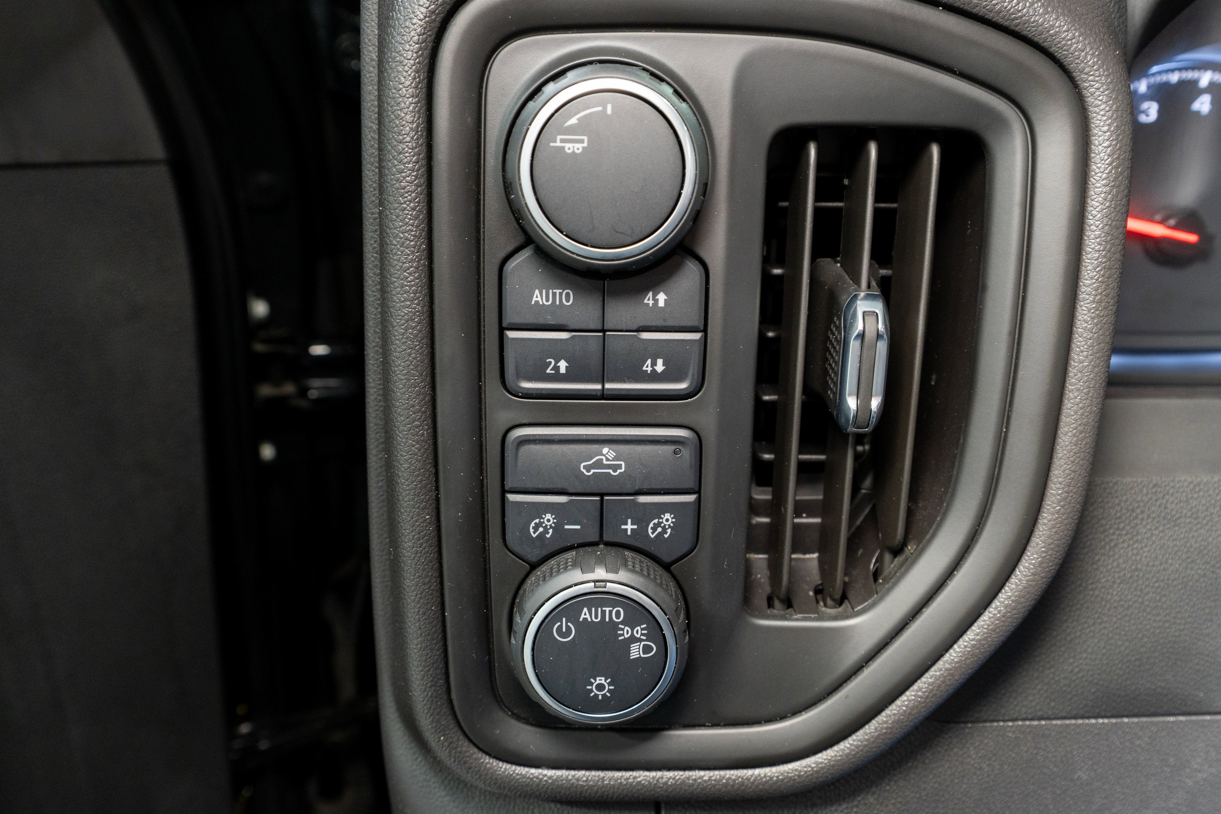 2023 Chevrolet Silverado 1500 Custom Trail Boss