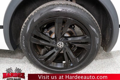 2023 Volkswagen Tiguan SE R-Line Black