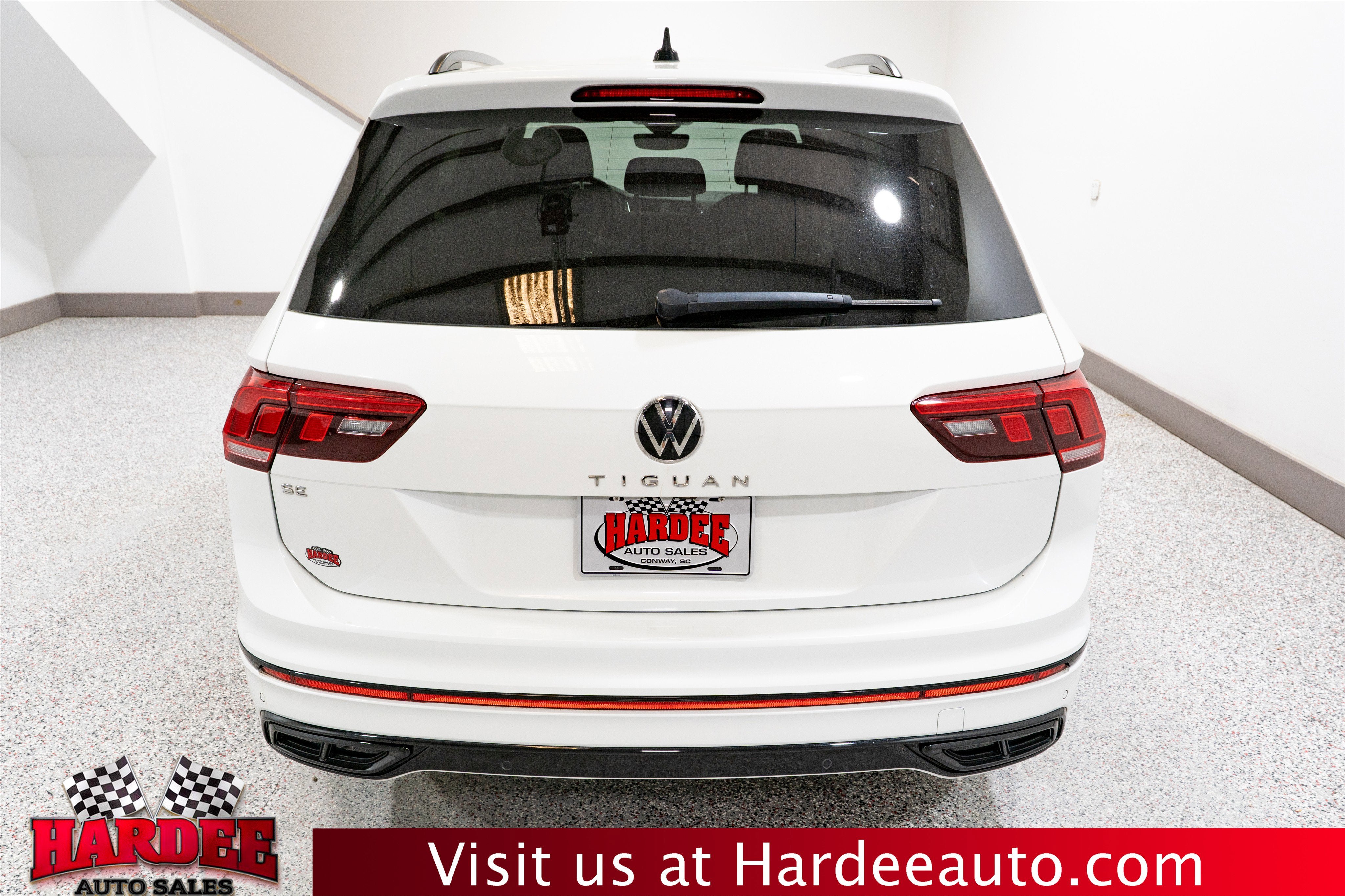 2023 Volkswagen Tiguan SE R-Line Black