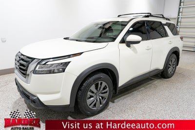 2022 Nissan Pathfinder SV
