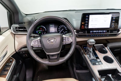 2023 Toyota Sienna XLE