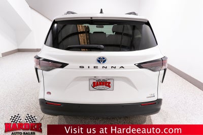 2023 Toyota Sienna XLE