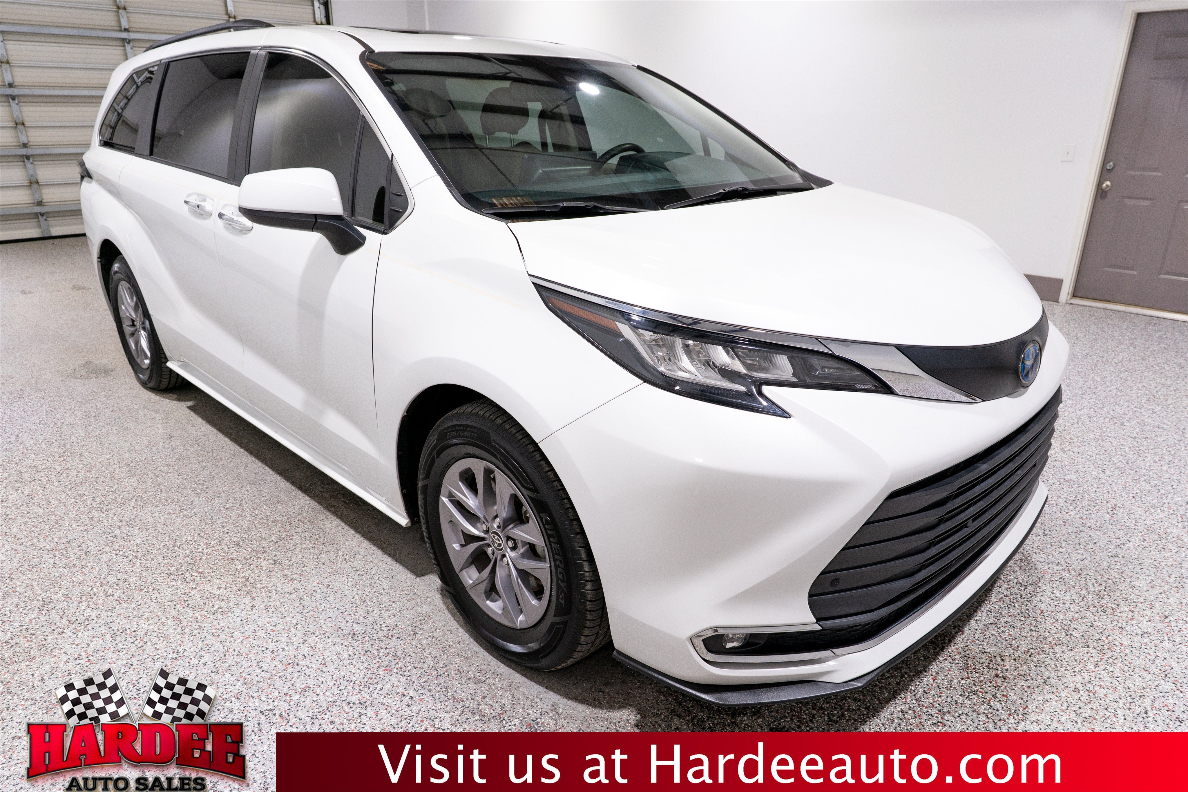 2023 Toyota Sienna XLE
