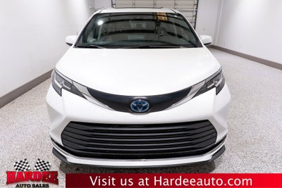 2023 Toyota Sienna XLE