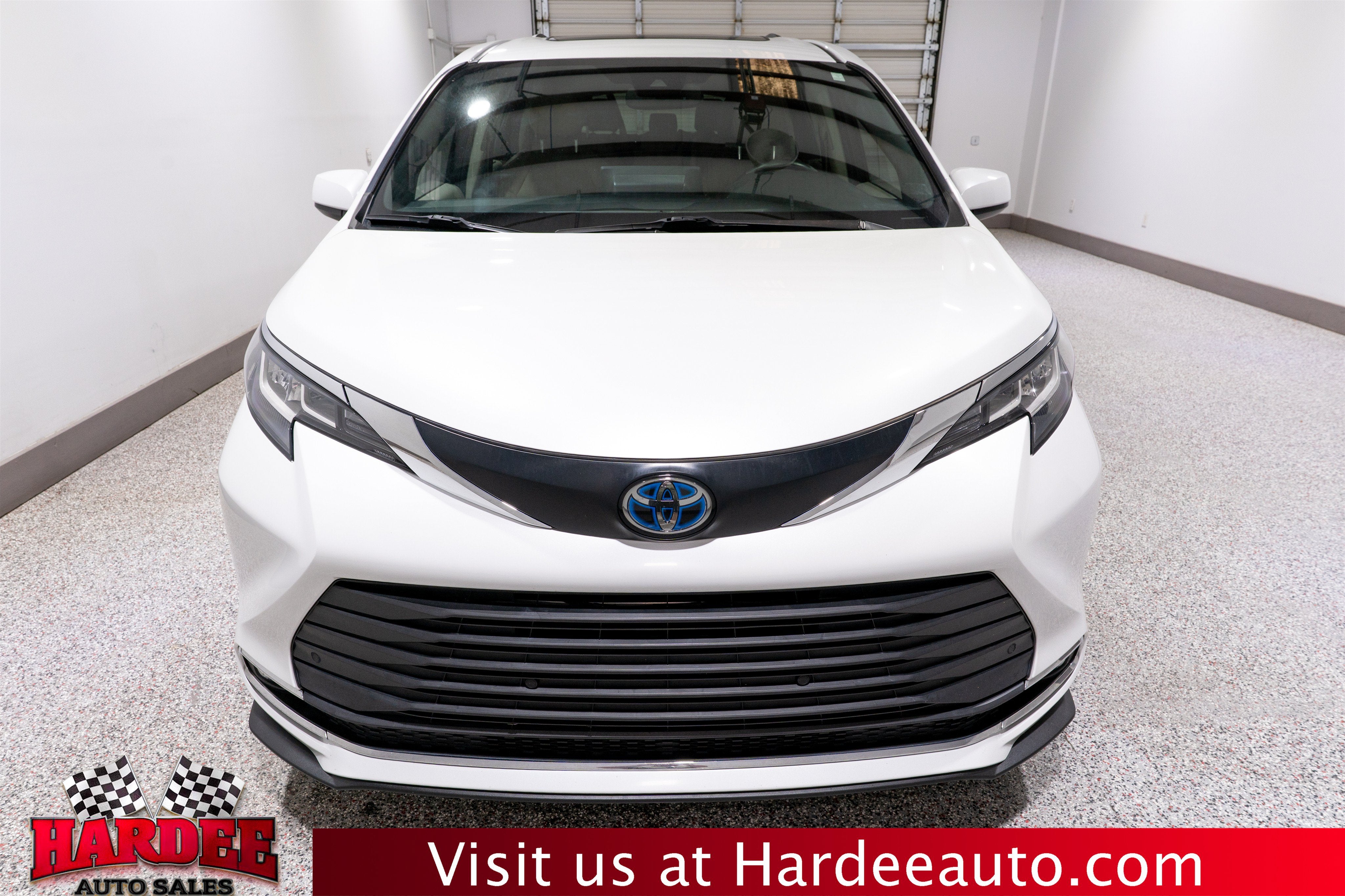 2023 Toyota Sienna XLE