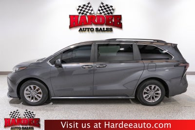 2025 Toyota Sienna XLE
