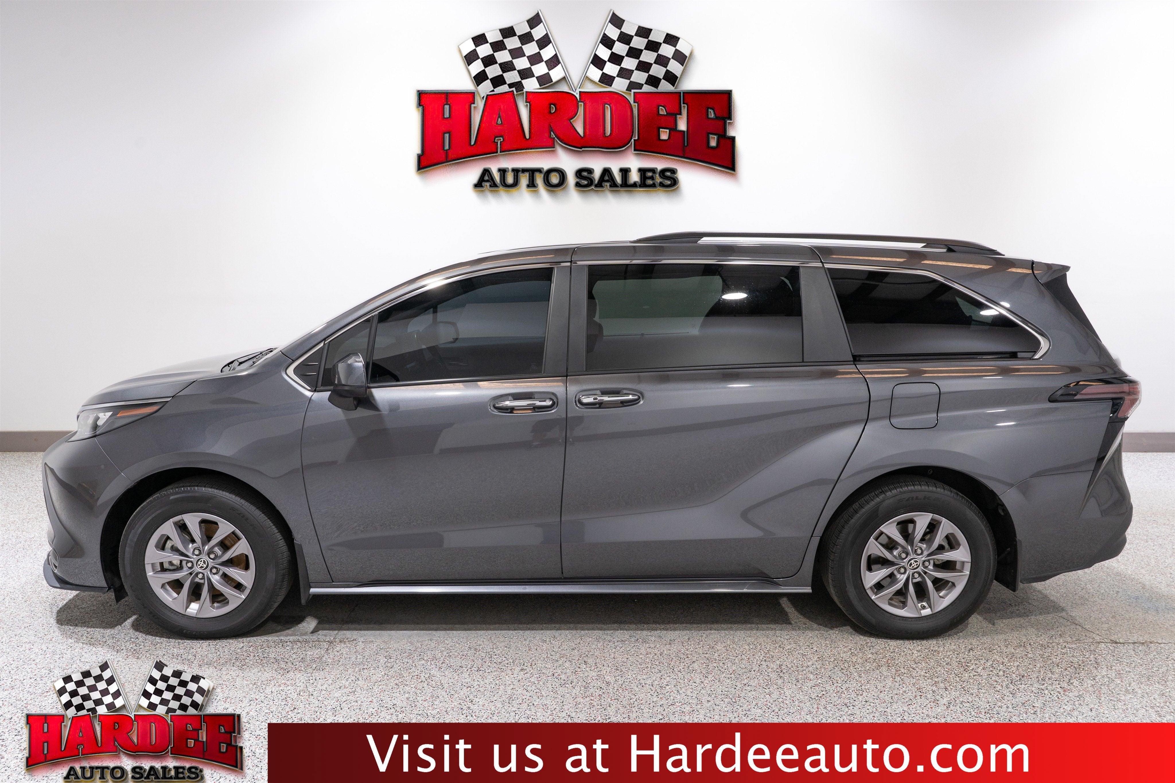 2025 Toyota Sienna XLE