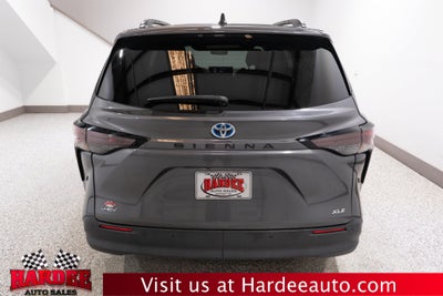 2025 Toyota Sienna XLE