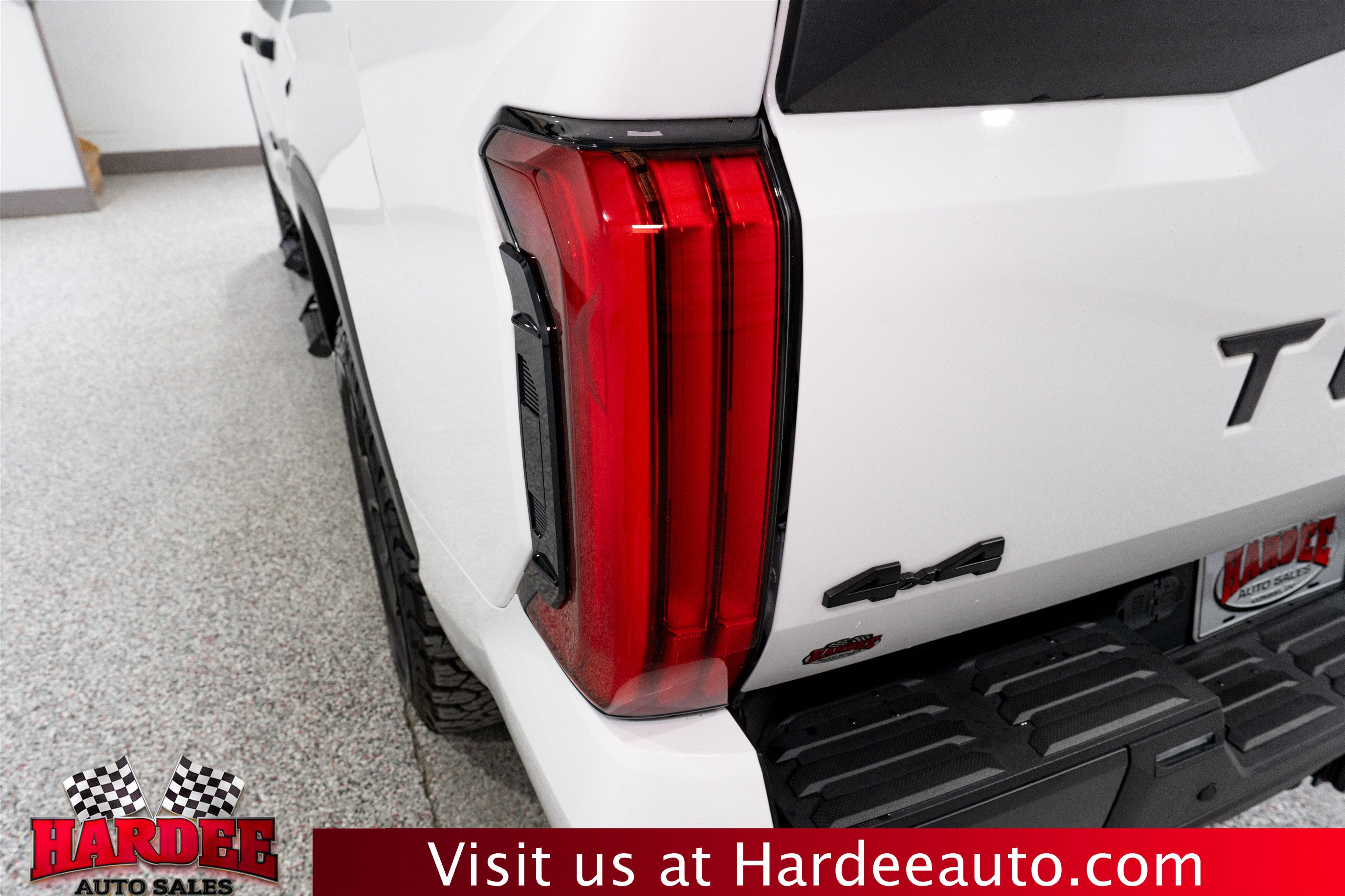 2024 Toyota Tundra 4WD SR5