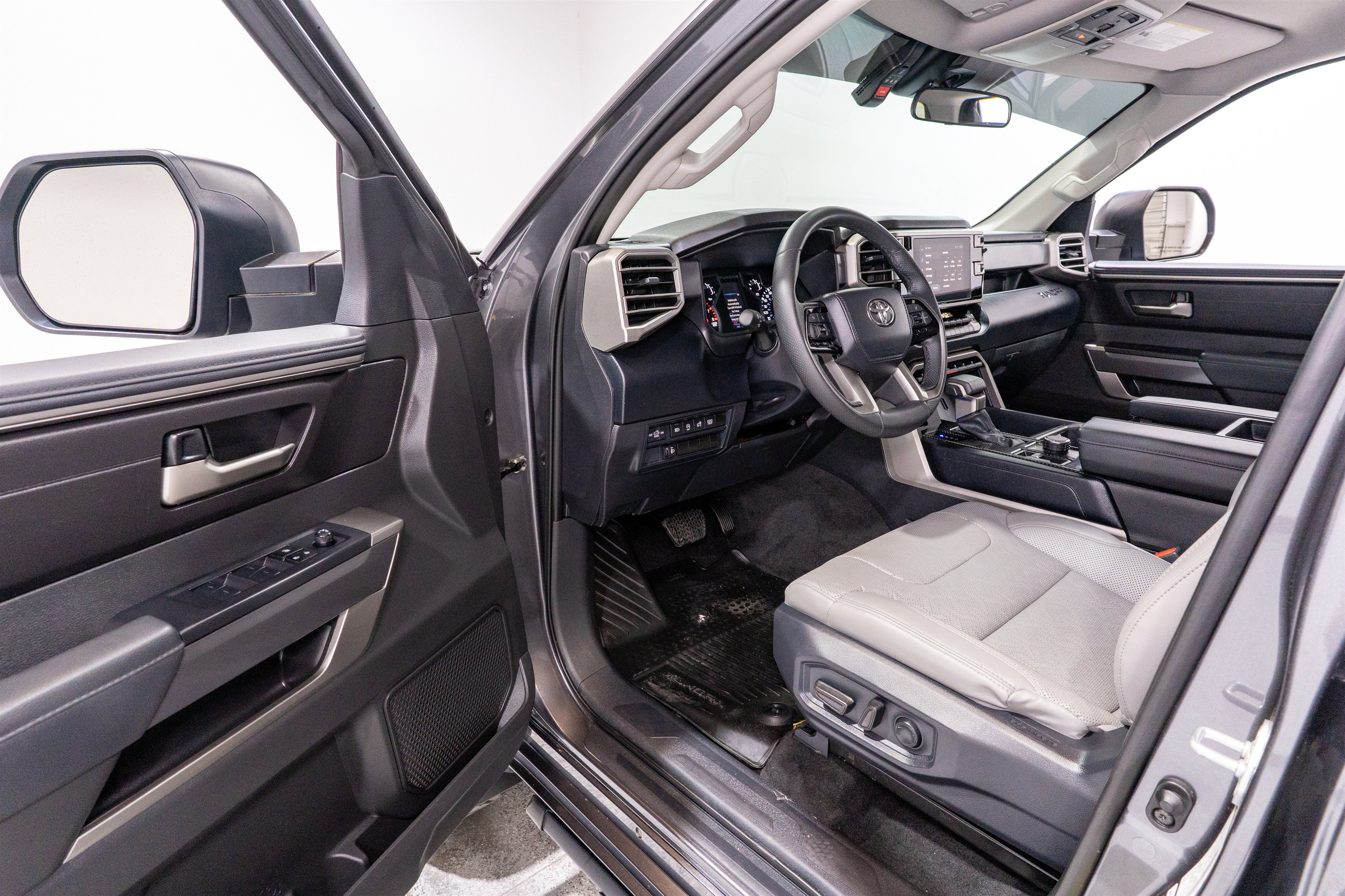 2024 Toyota Tundra 4WD SR5
