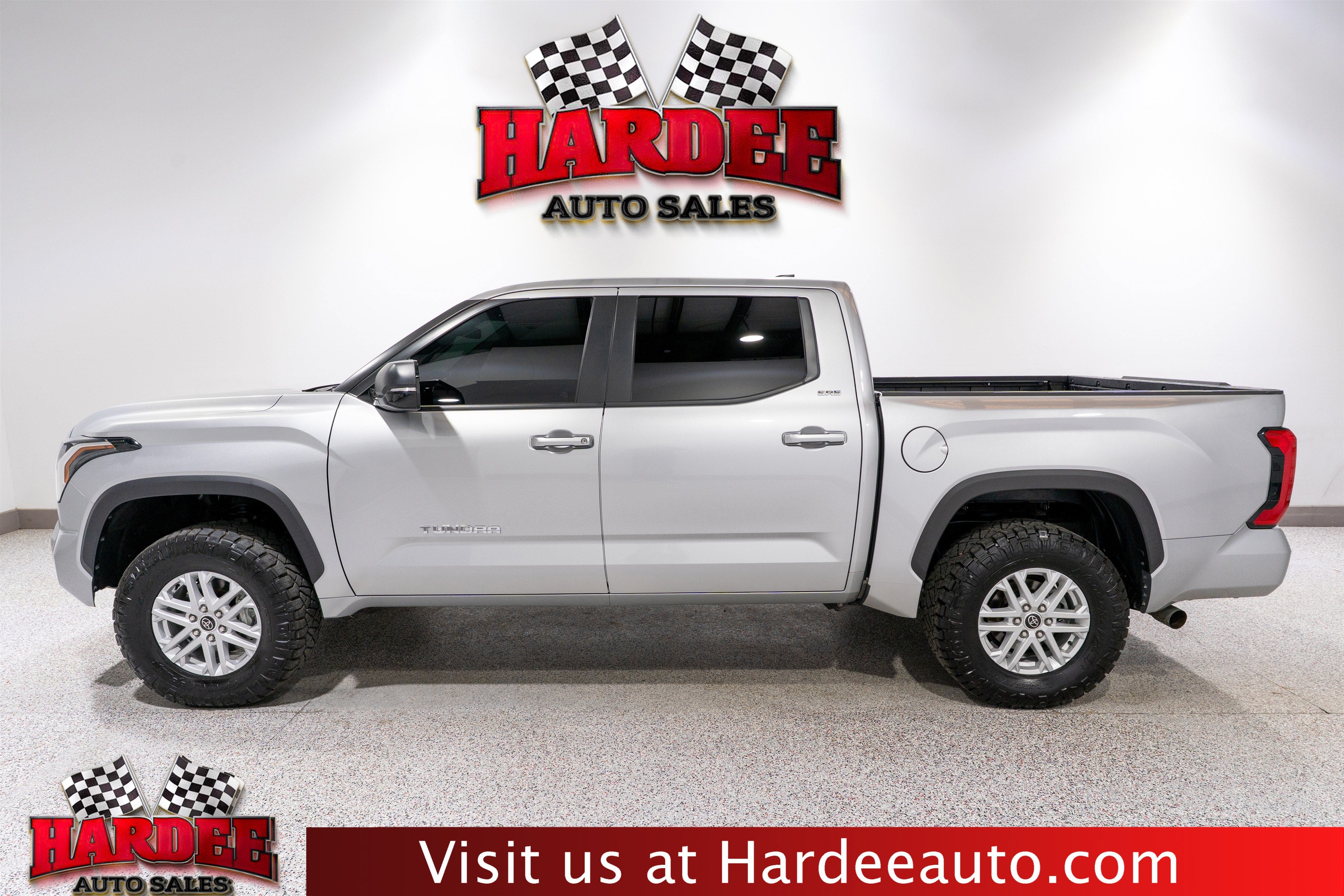 2024 Toyota Tundra 4WD SR5