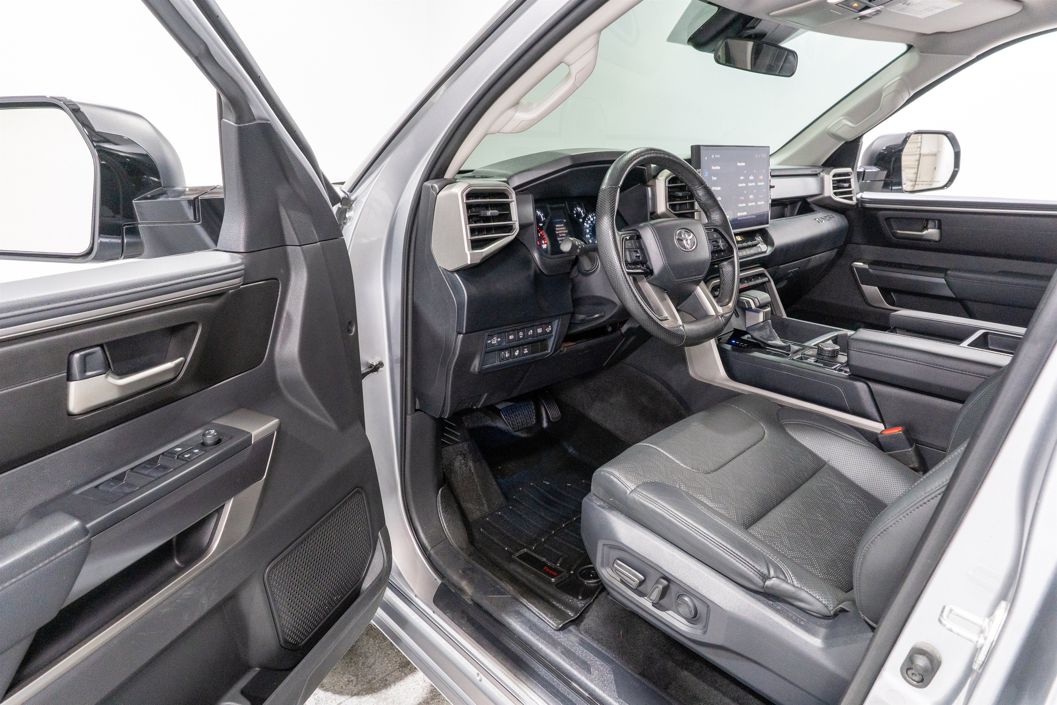 2024 Toyota Tundra 4WD SR5