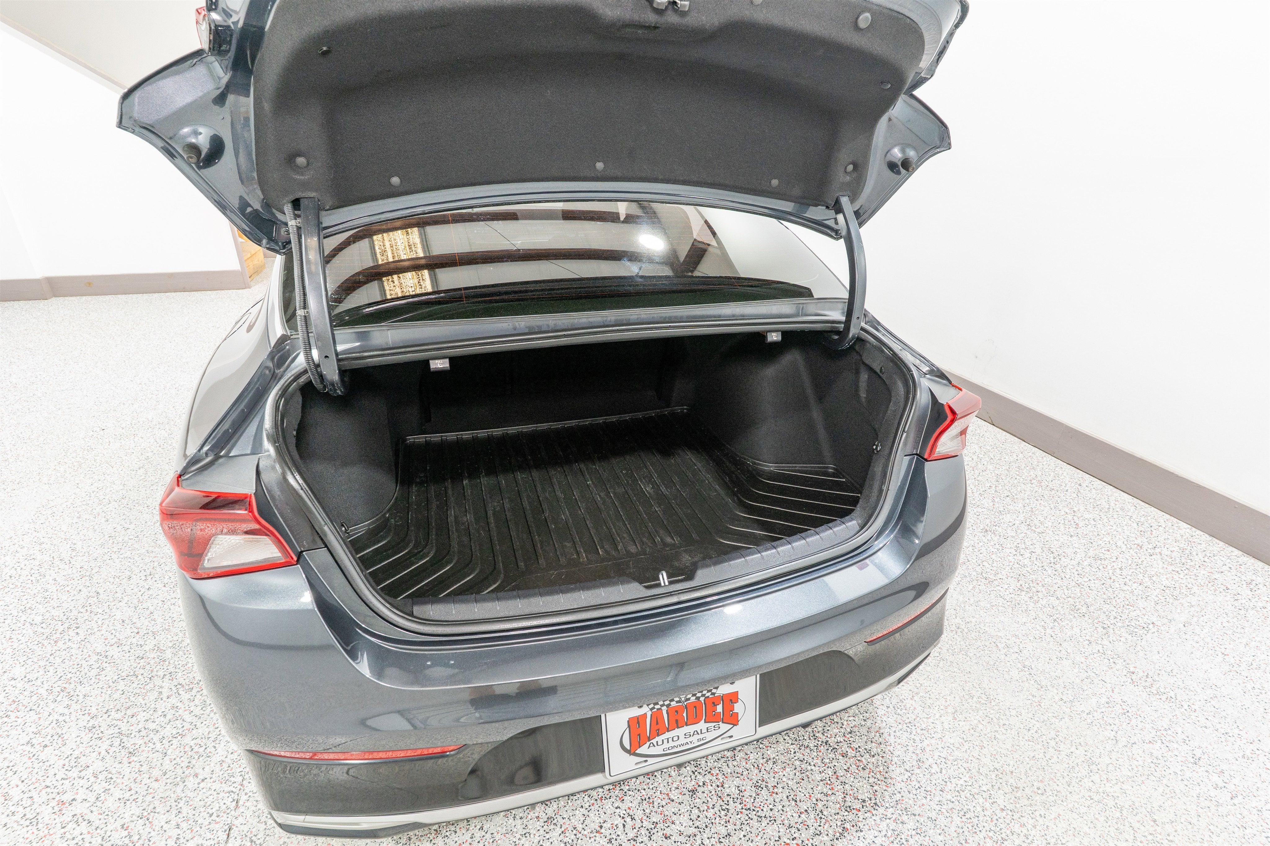 2022 Kia K5 LXS