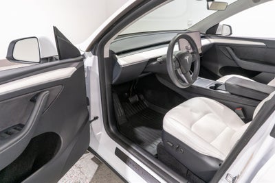2024 Tesla Model Y Base