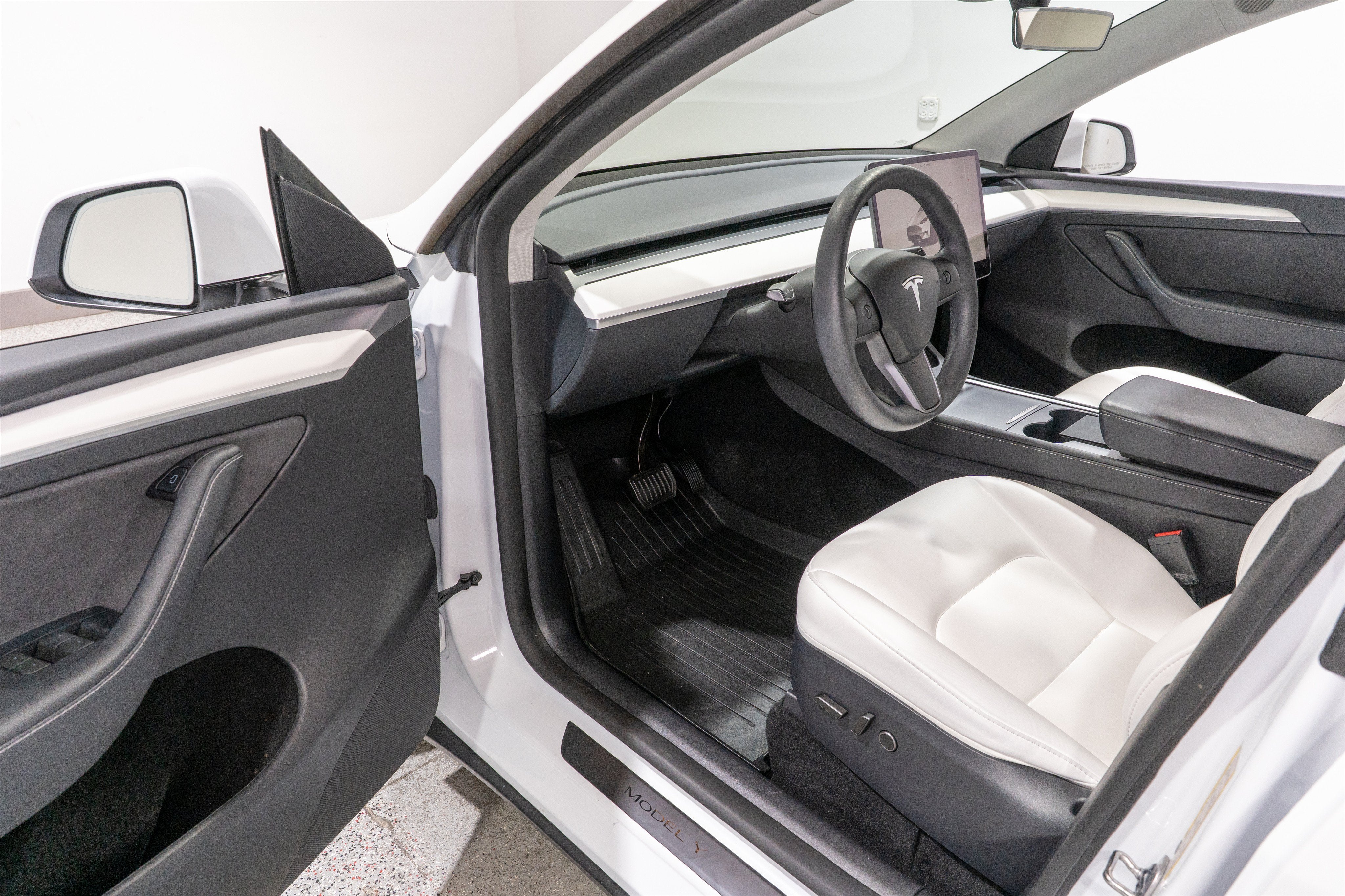2024 Tesla Model Y Base