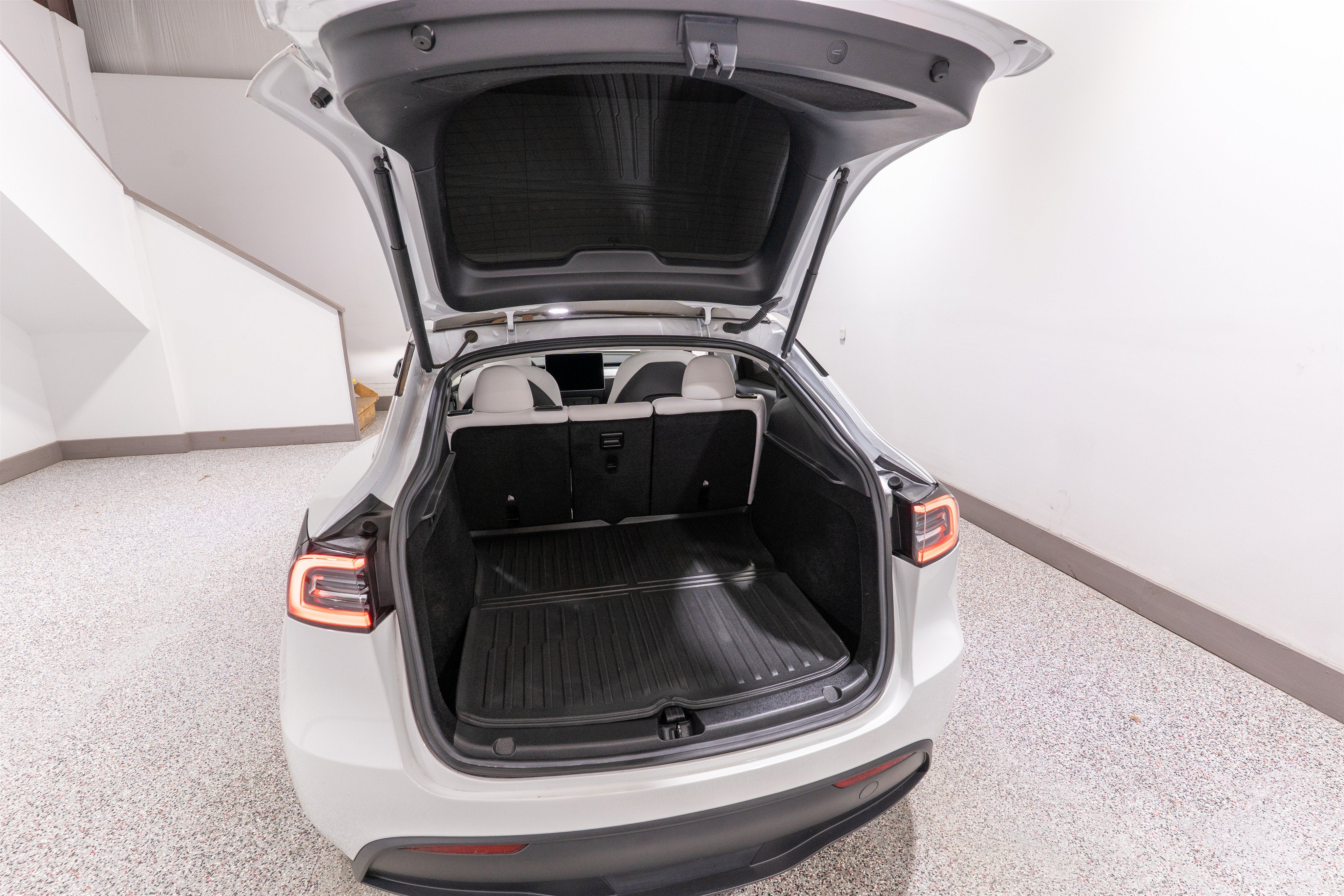 2024 Tesla Model Y Base