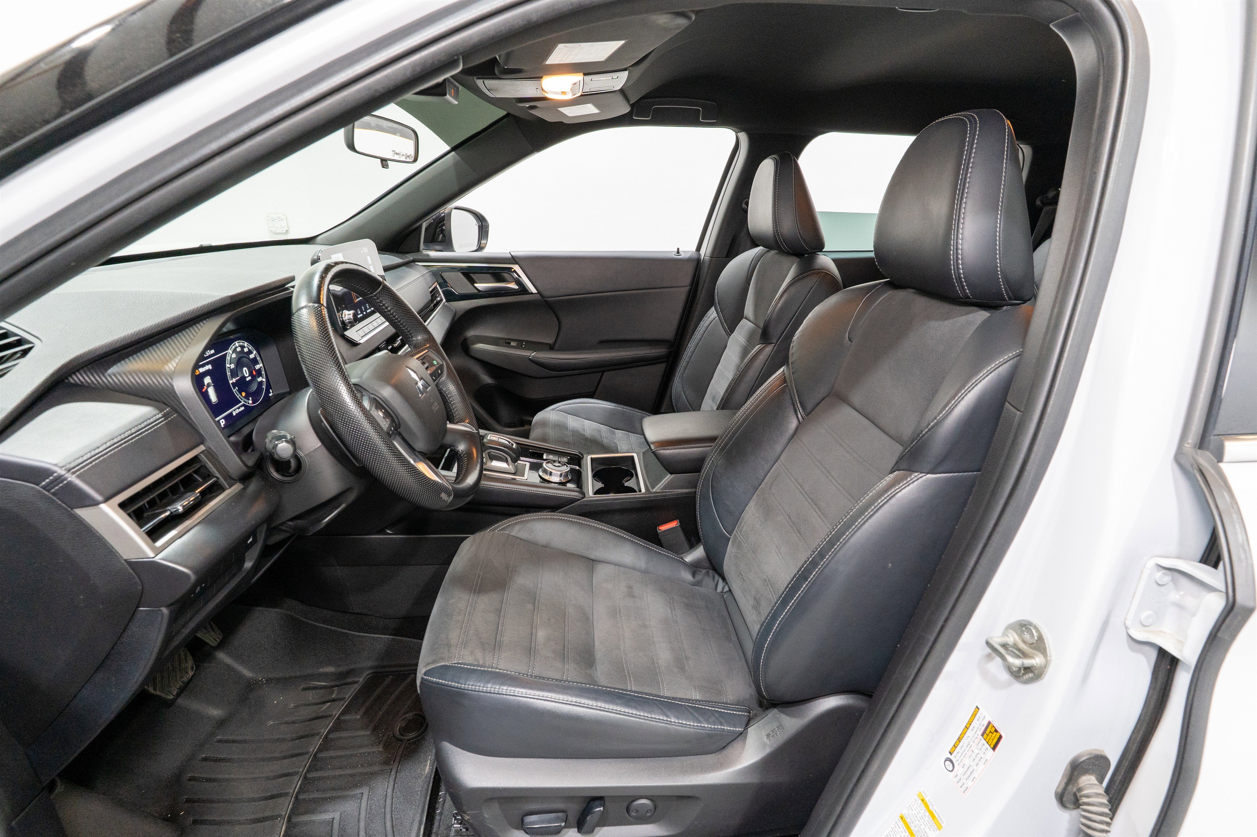 2023 Mitsubishi Outlander SE Black Edition