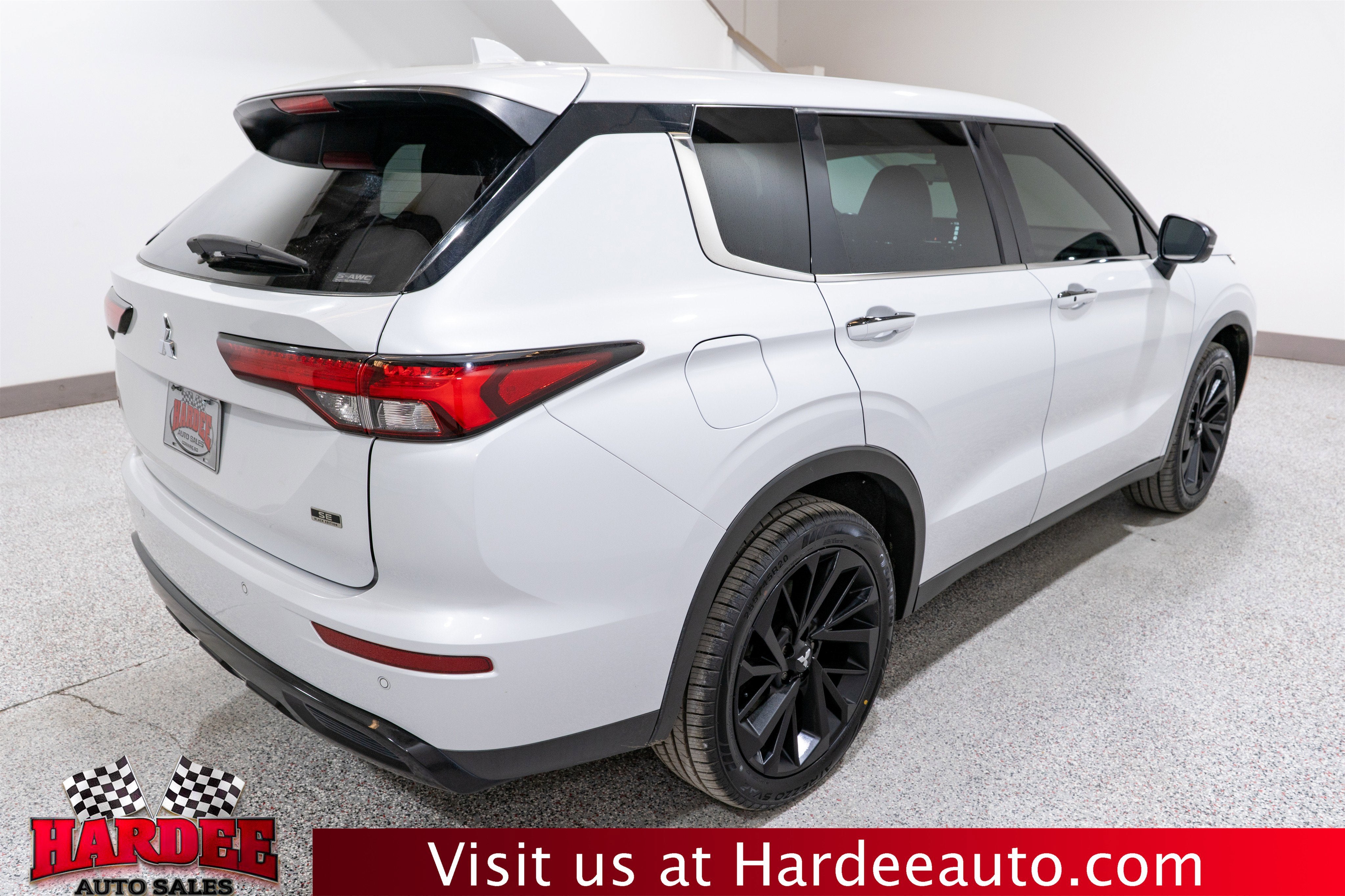 2023 Mitsubishi Outlander SE Black Edition