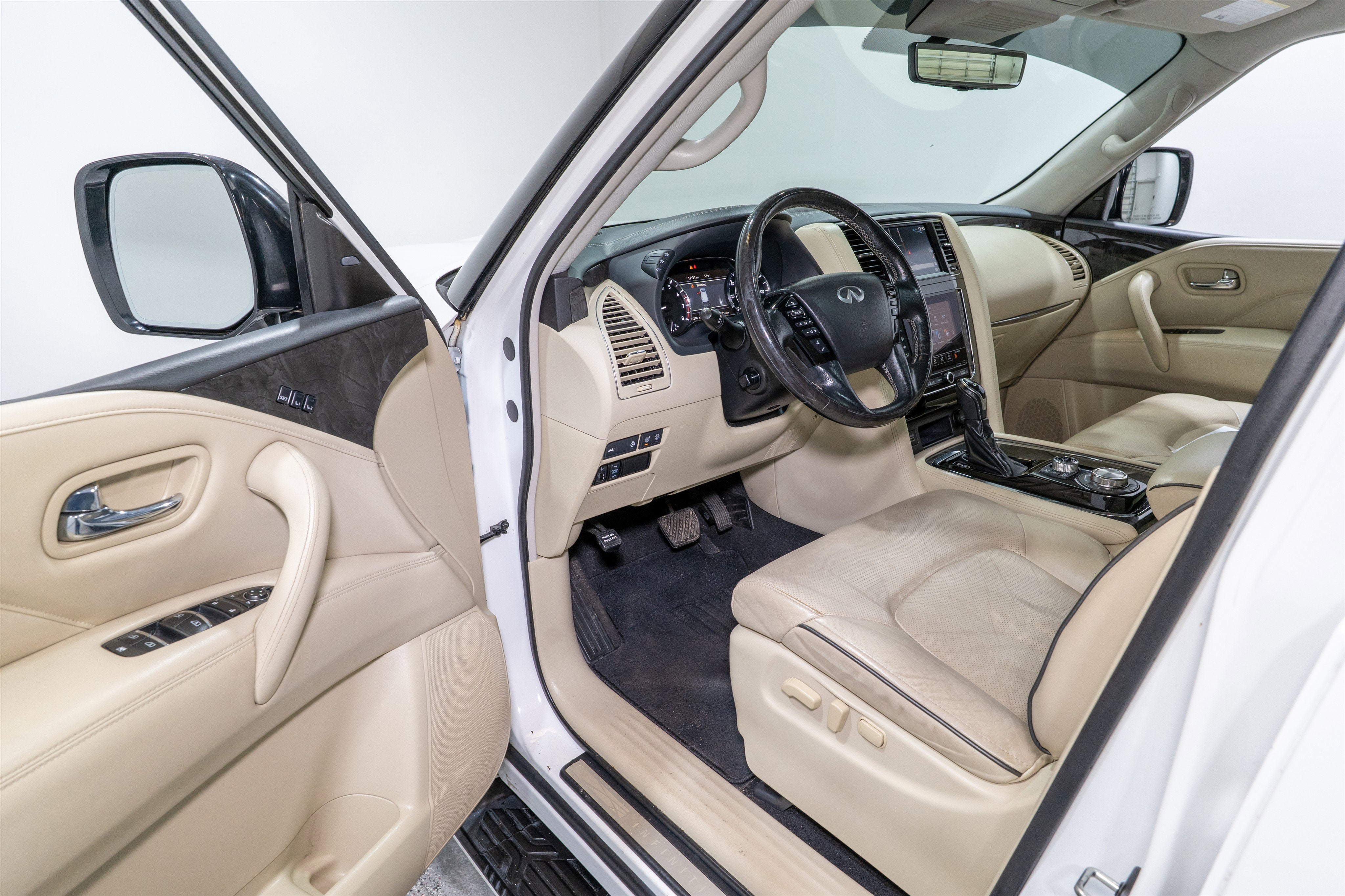 2021 INFINITI QX80 LUXE