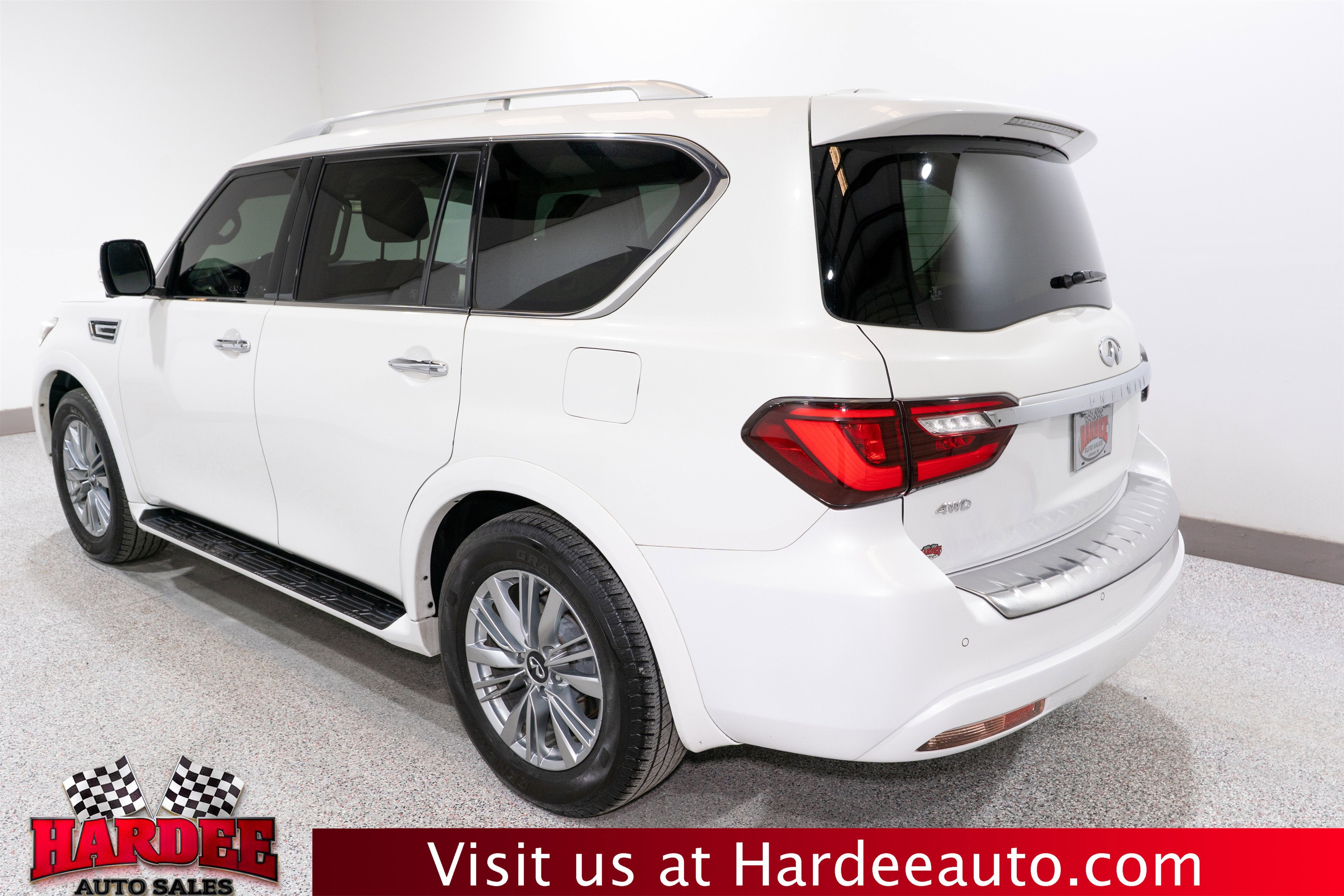 2021 INFINITI QX80 LUXE