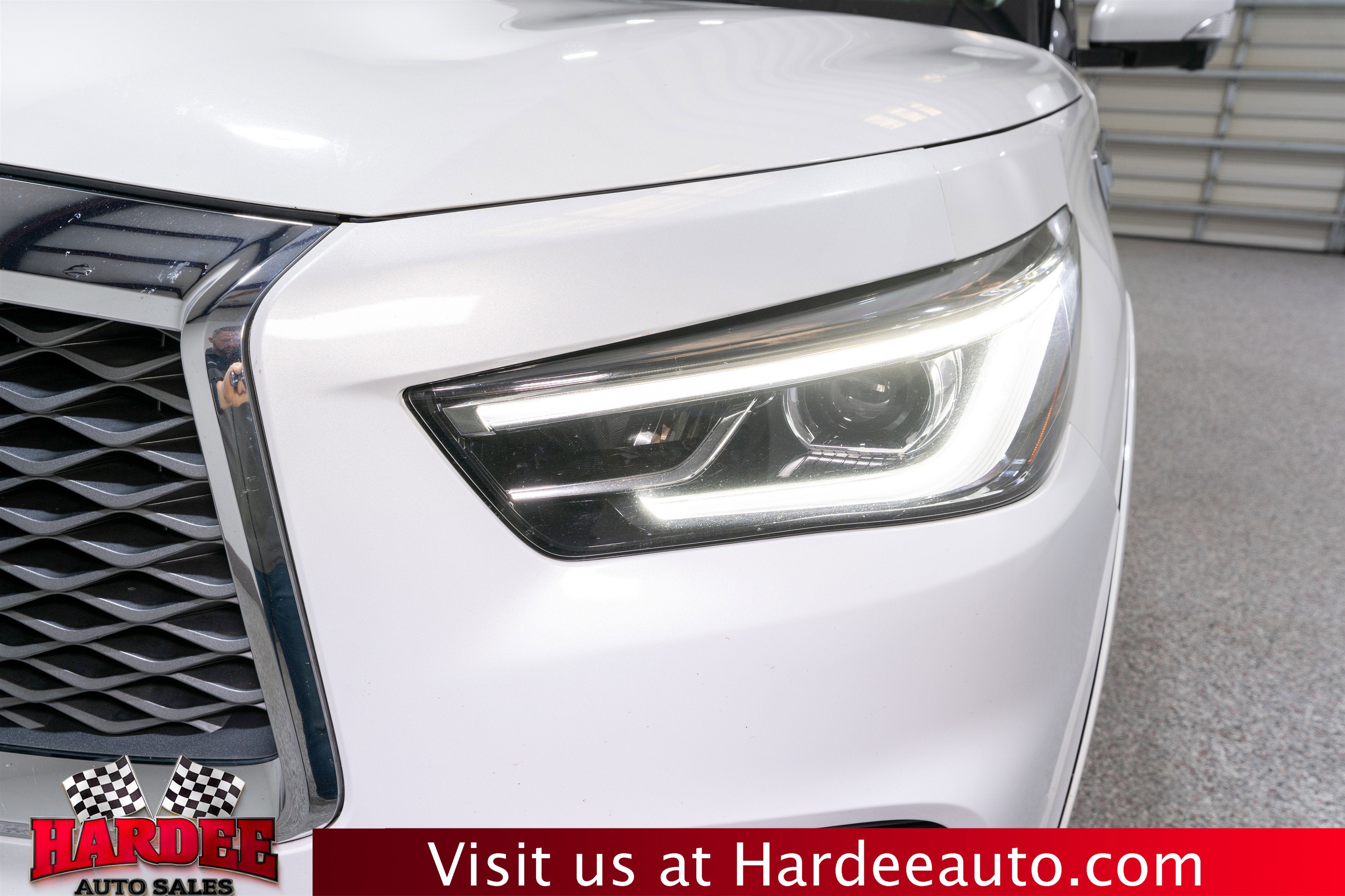 2021 INFINITI QX80 LUXE