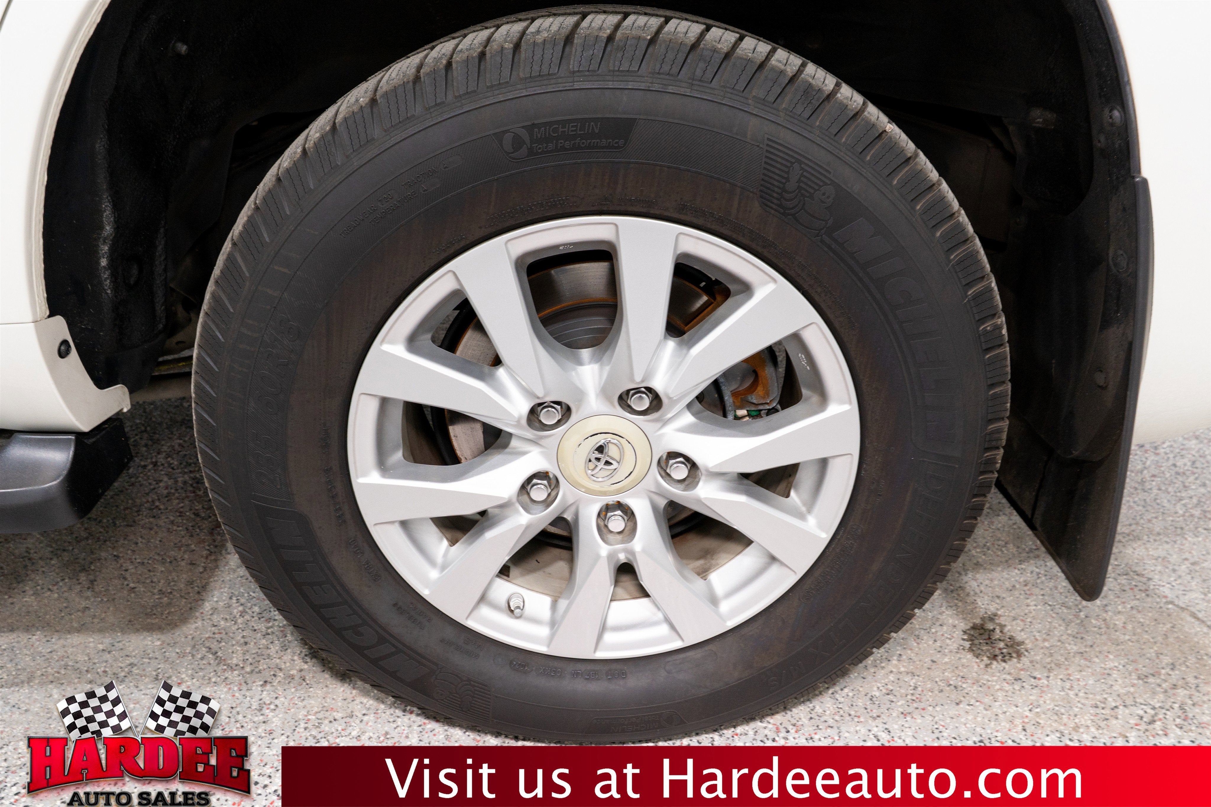 2018 Toyota Land Cruiser Base