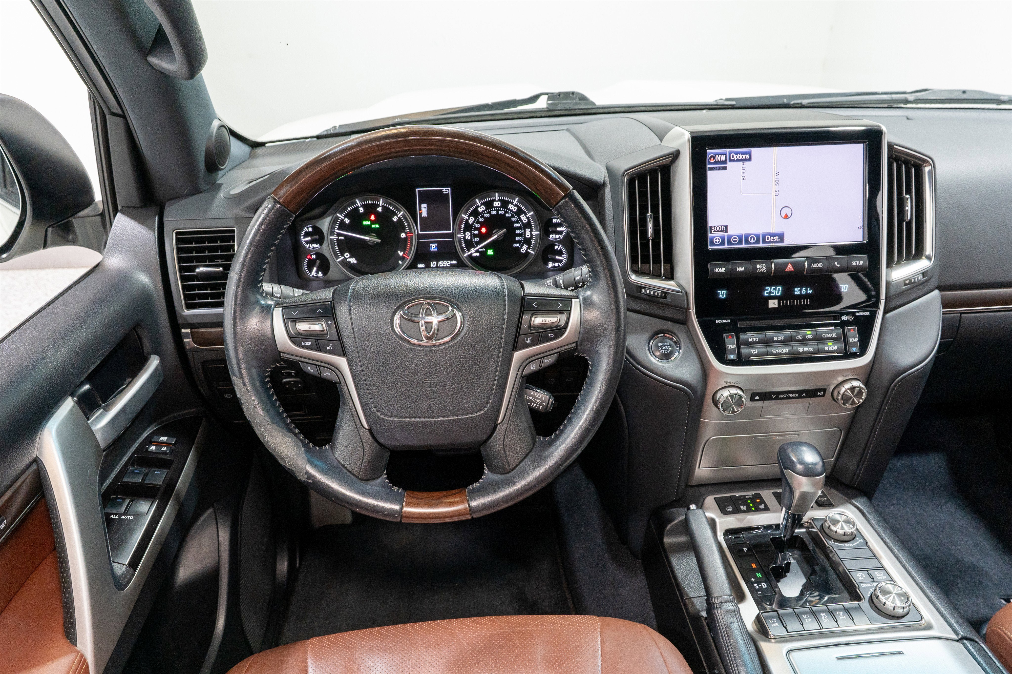 2018 Toyota Land Cruiser Base