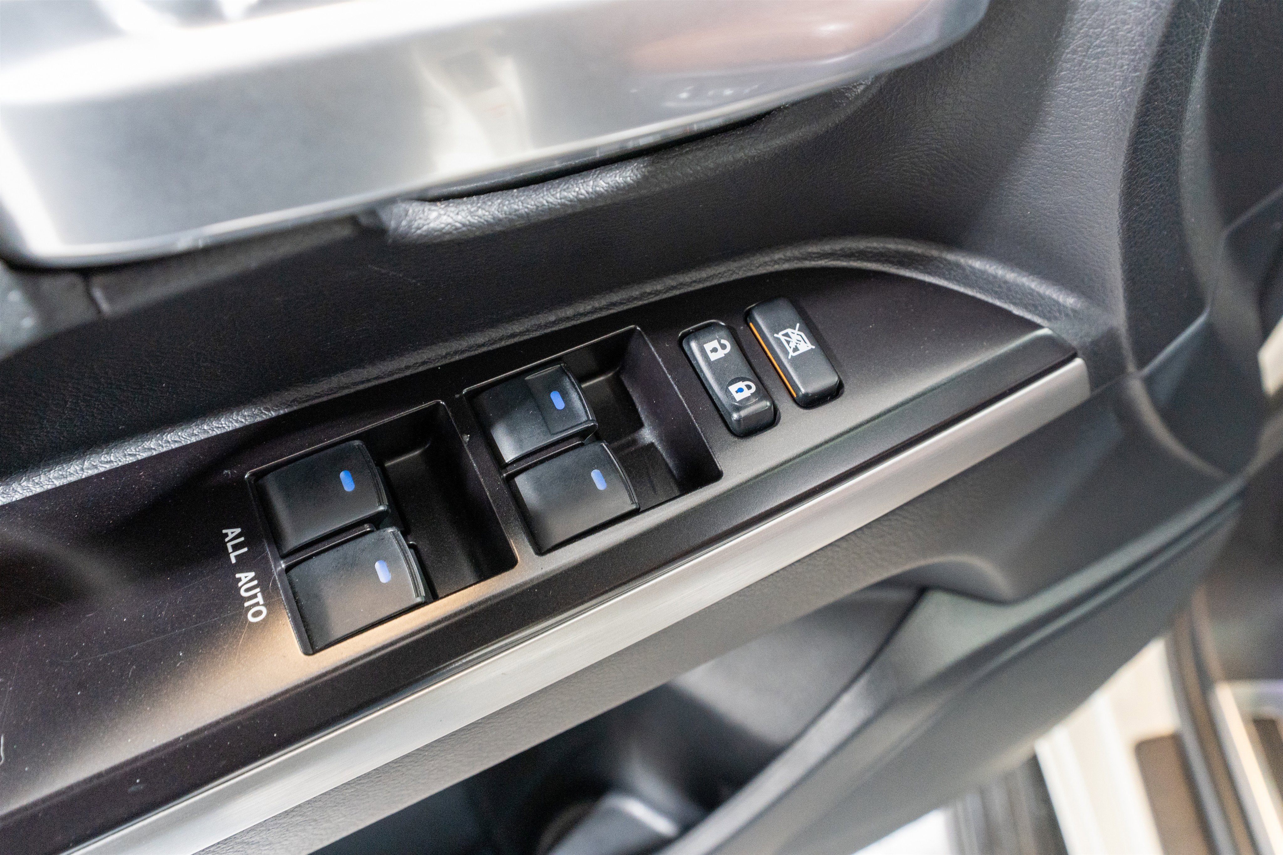 2018 Toyota Land Cruiser Base