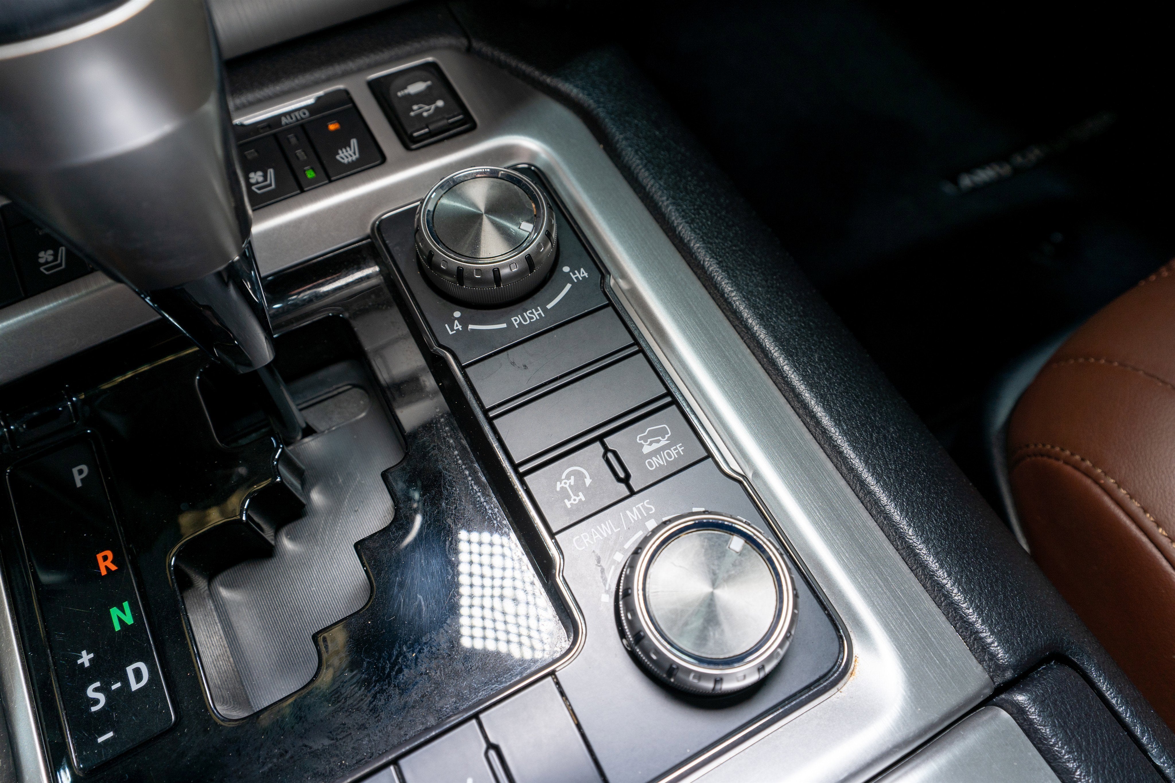 2018 Toyota Land Cruiser Base