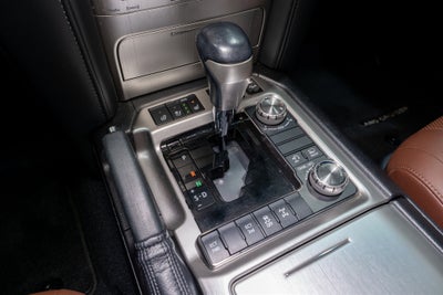 2018 Toyota Land Cruiser Base