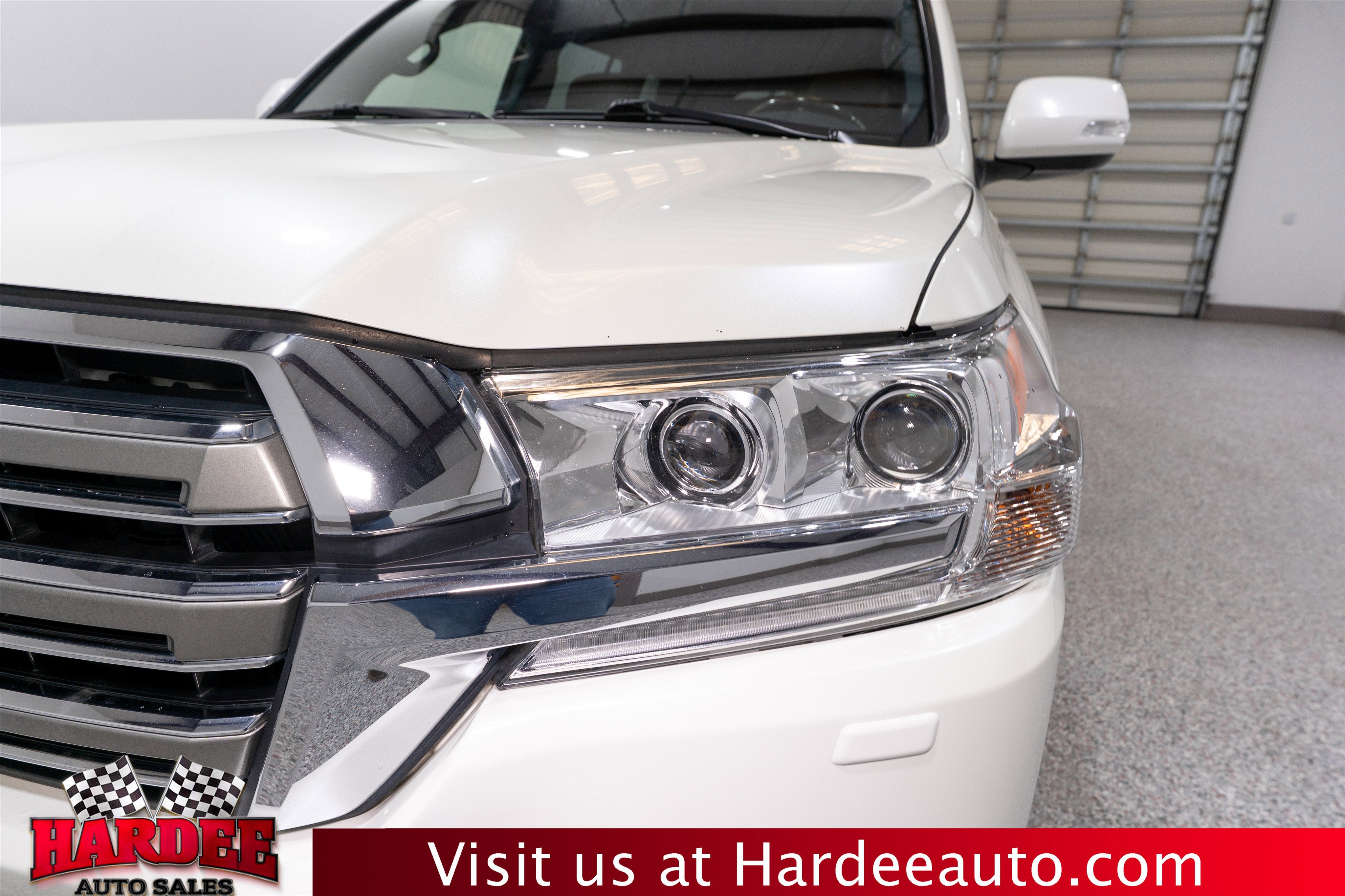 2018 Toyota Land Cruiser Base