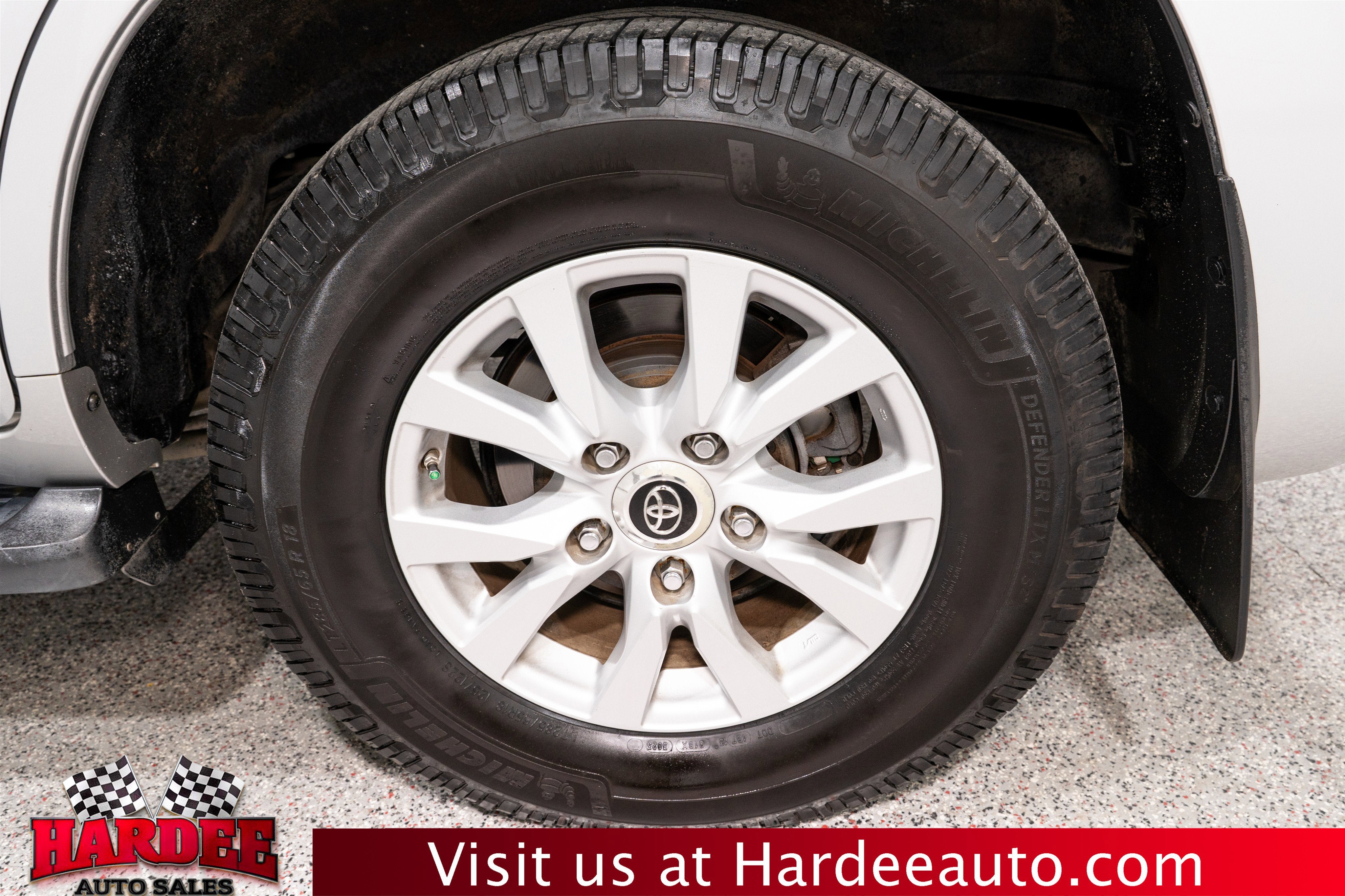 2016 Toyota Land Cruiser Base