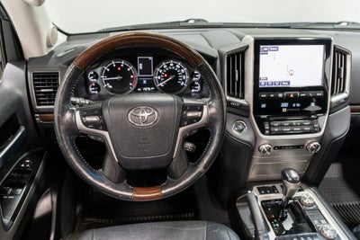 2016 Toyota Land Cruiser Base