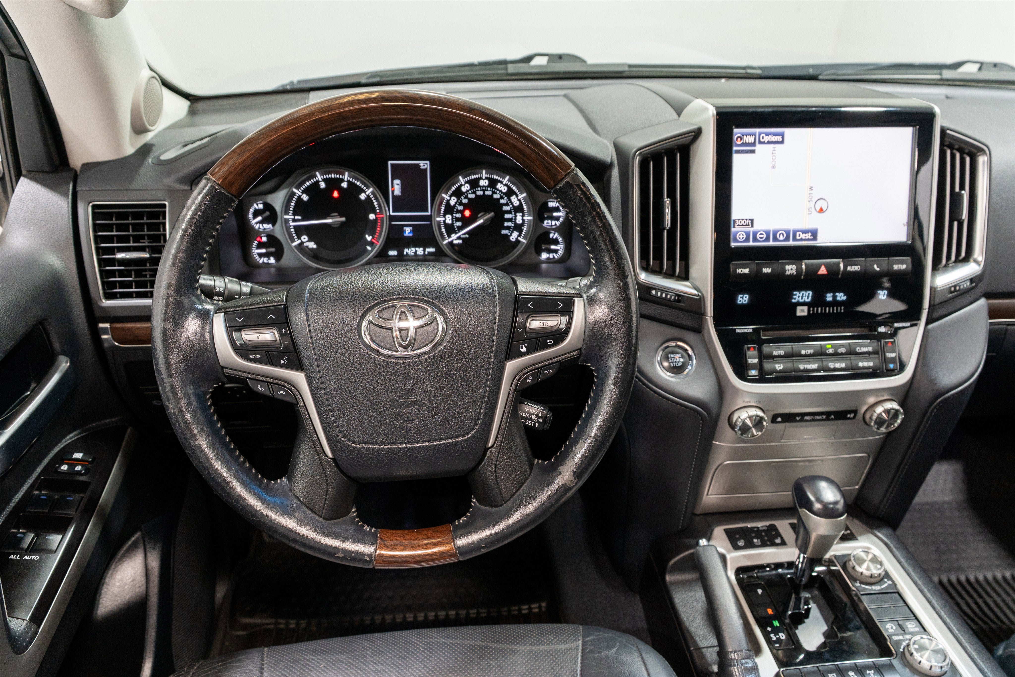 2016 Toyota Land Cruiser Base