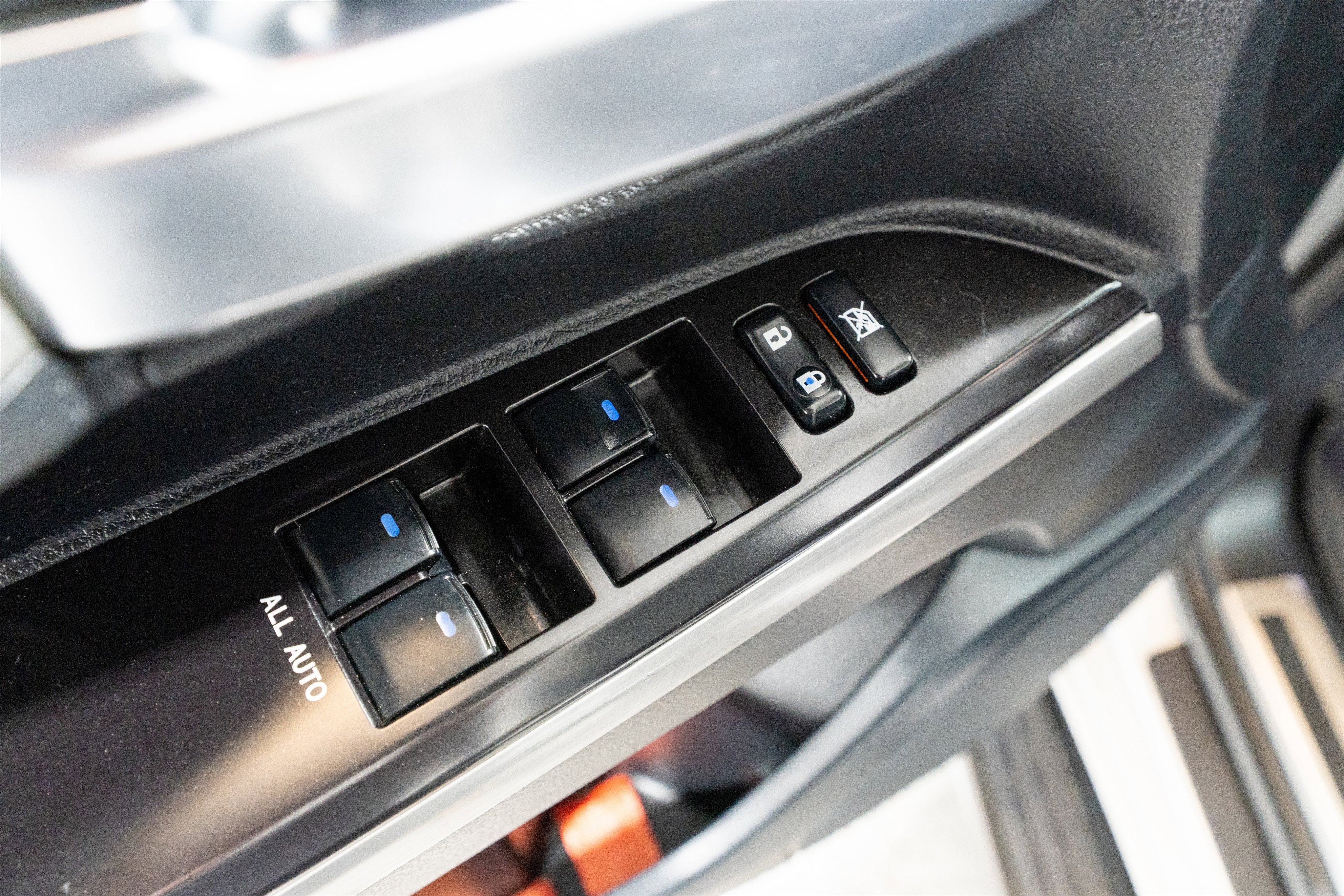 2016 Toyota Land Cruiser Base