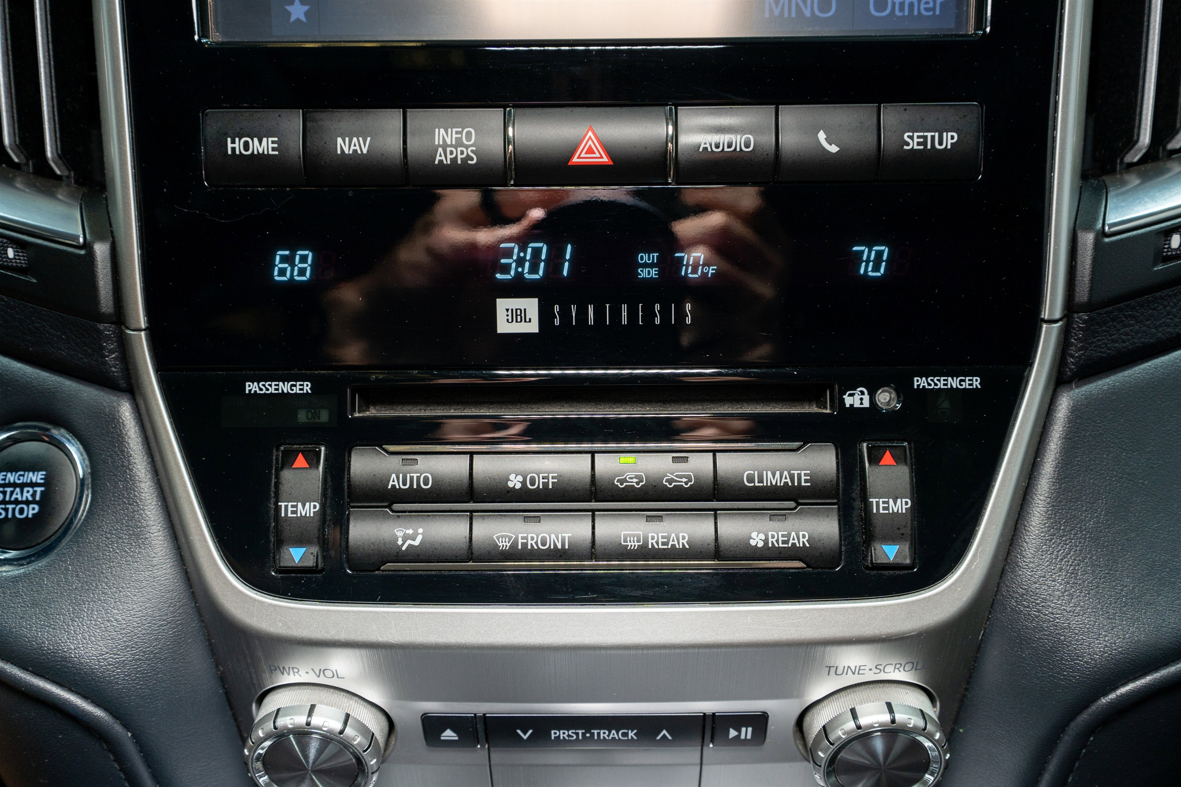 2016 Toyota Land Cruiser Base