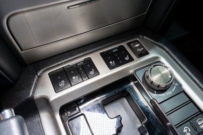 2016 Toyota Land Cruiser Base