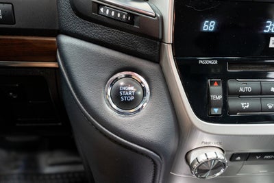 2016 Toyota Land Cruiser Base