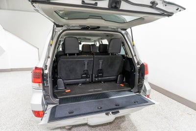 2016 Toyota Land Cruiser Base