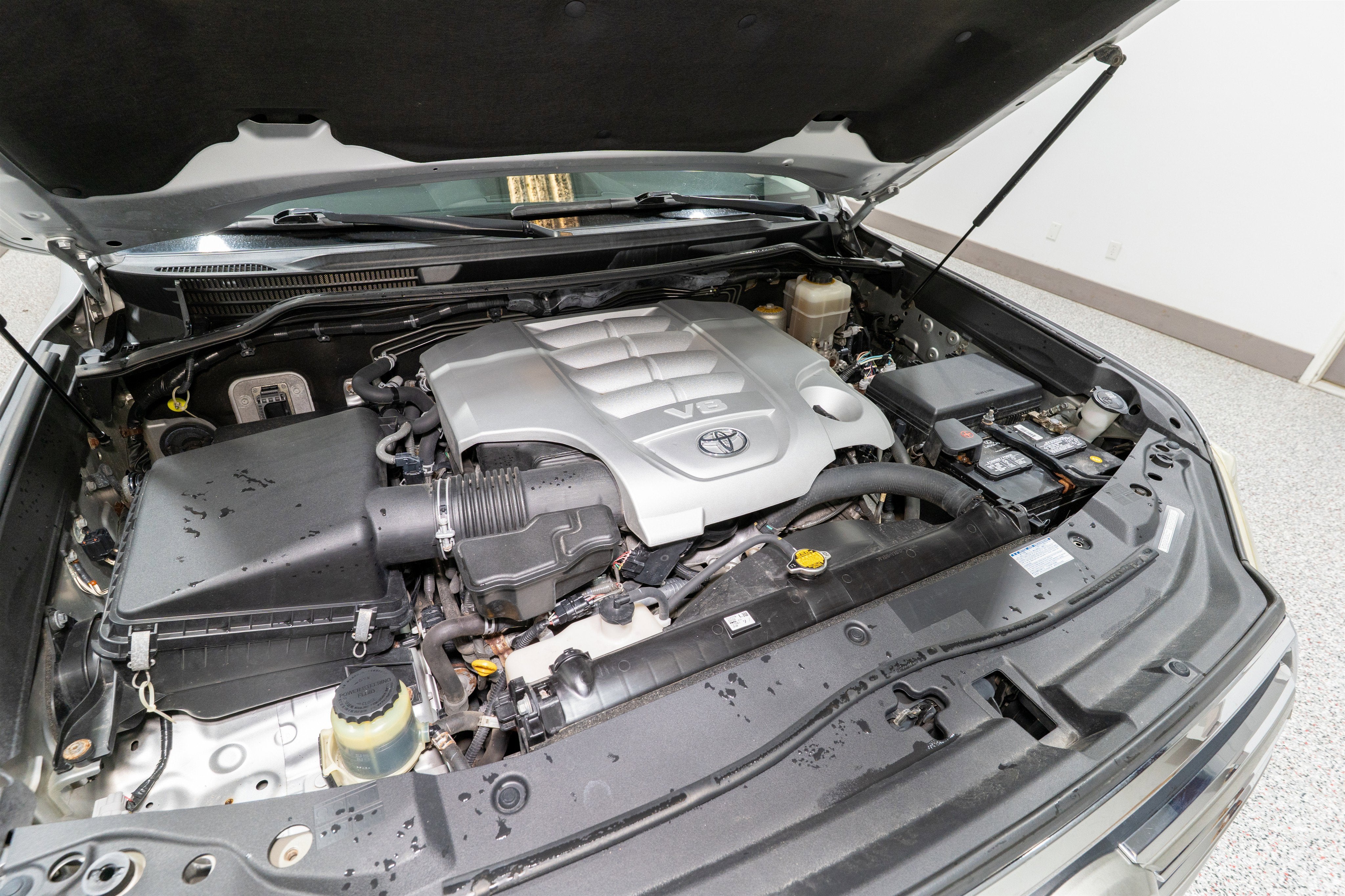 2016 Toyota Land Cruiser Base