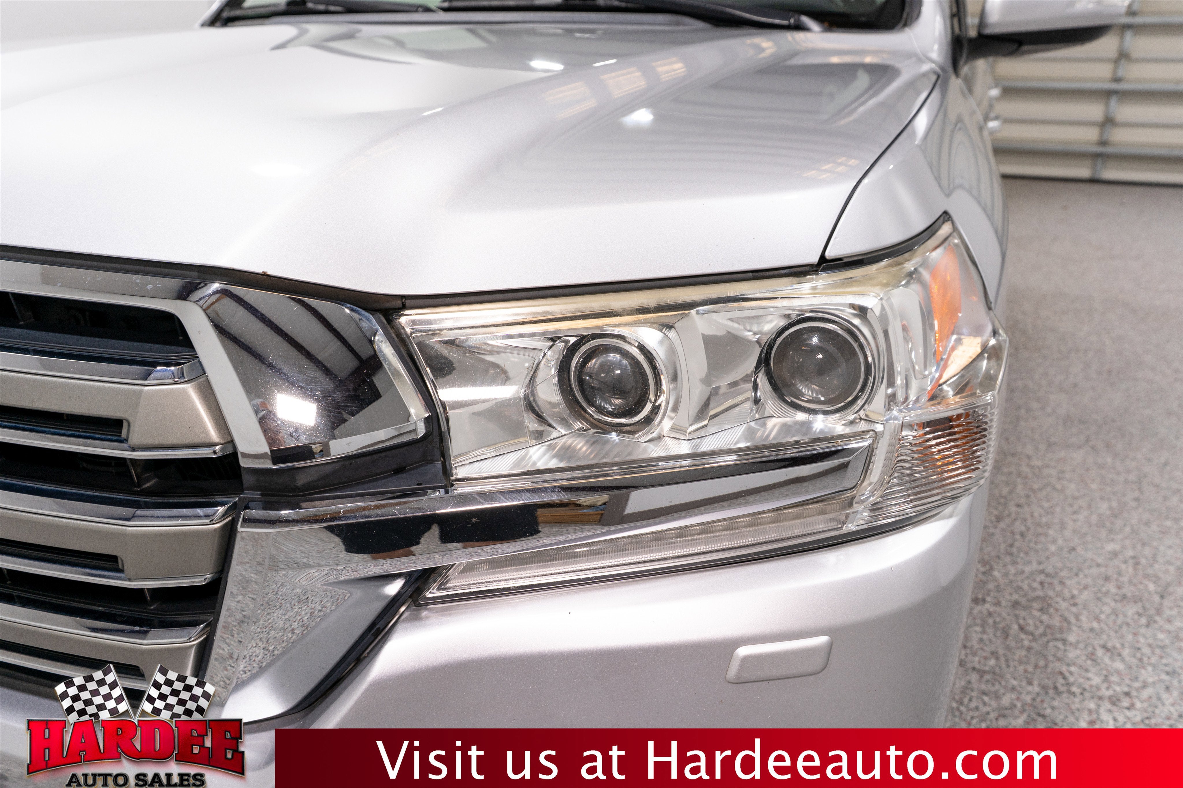 2016 Toyota Land Cruiser Base