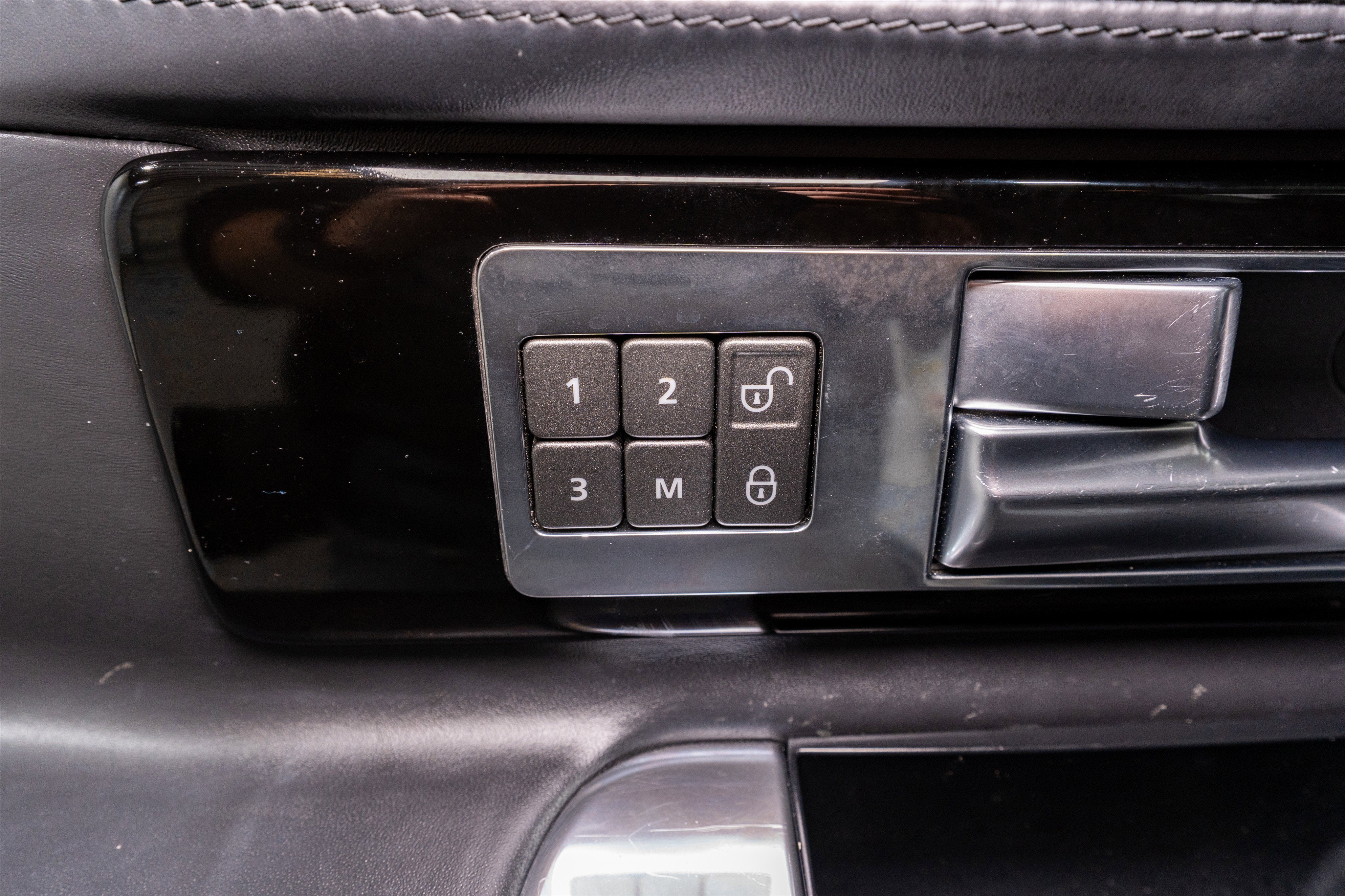 2016 Land Rover LR4 HSE LUX