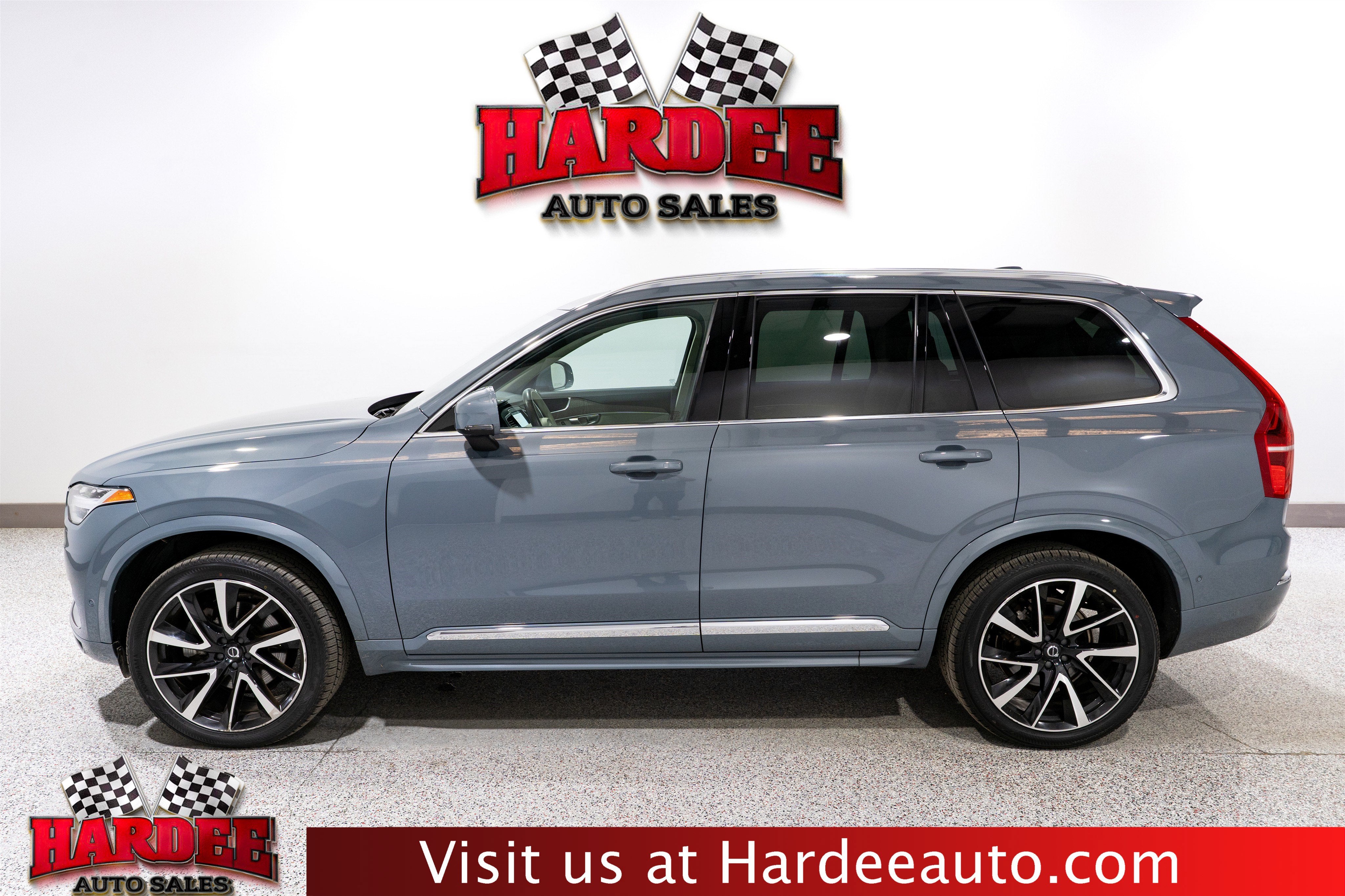 2023 Volvo XC90 Plus