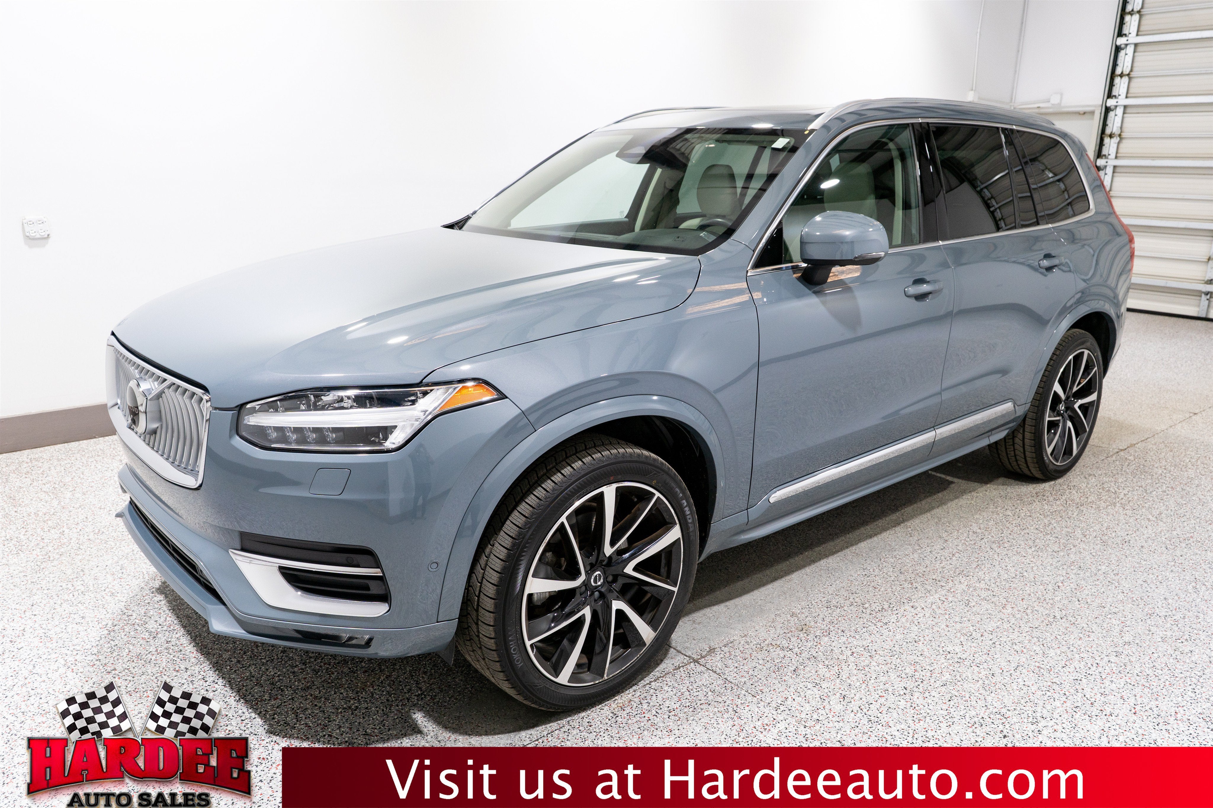 2023 Volvo XC90 Plus