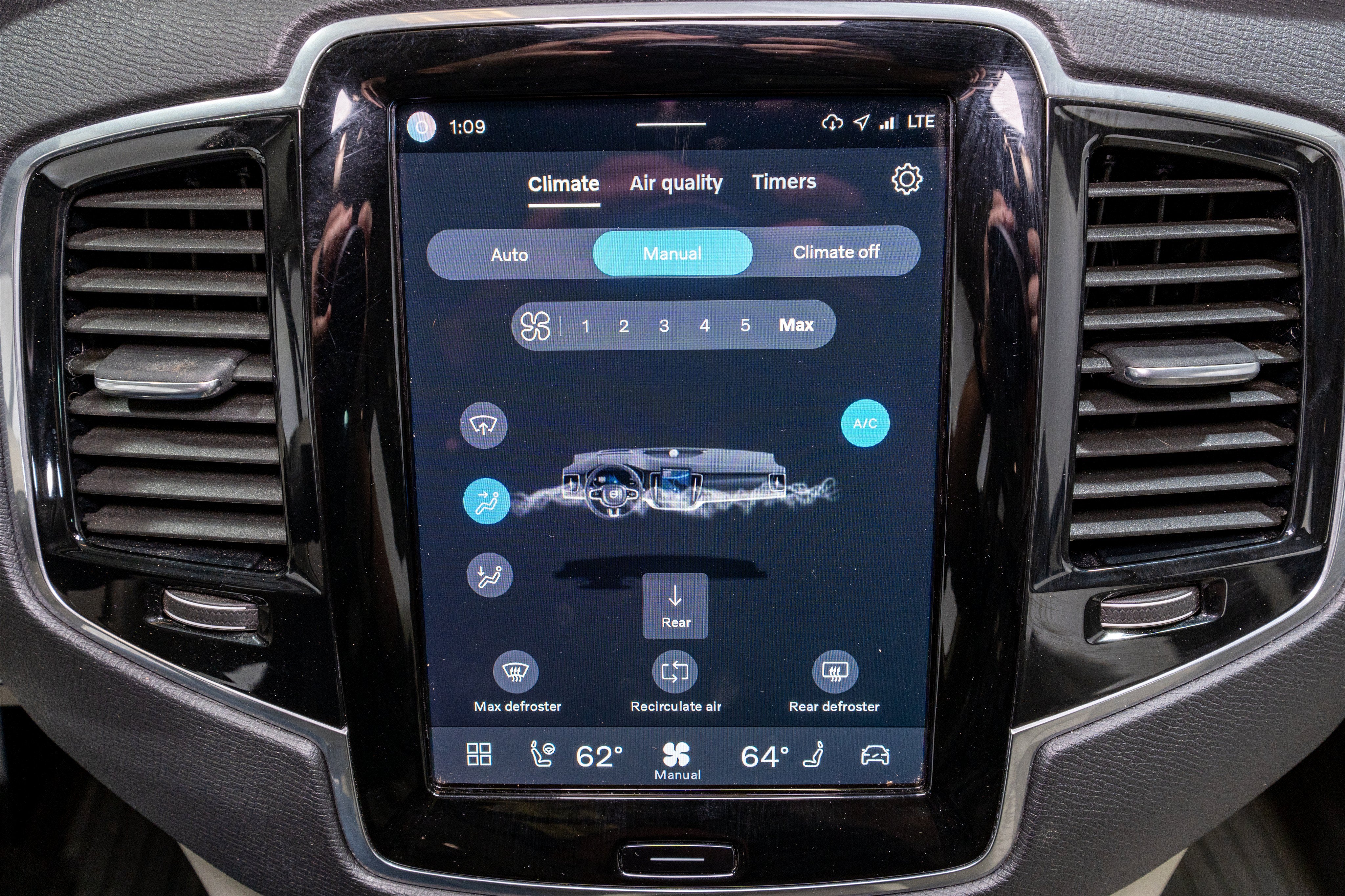 2023 Volvo XC90 Plus