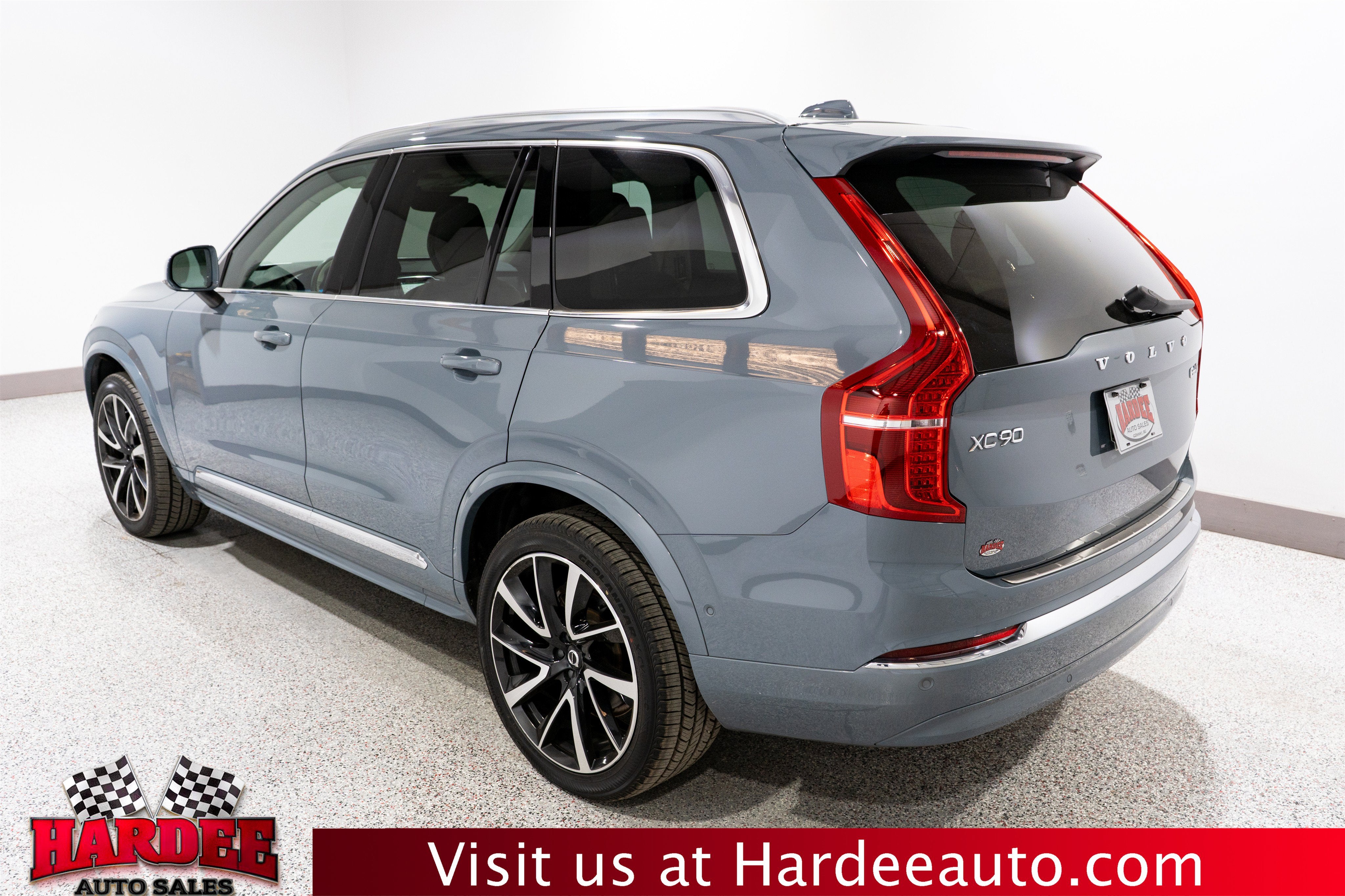 2023 Volvo XC90 Plus